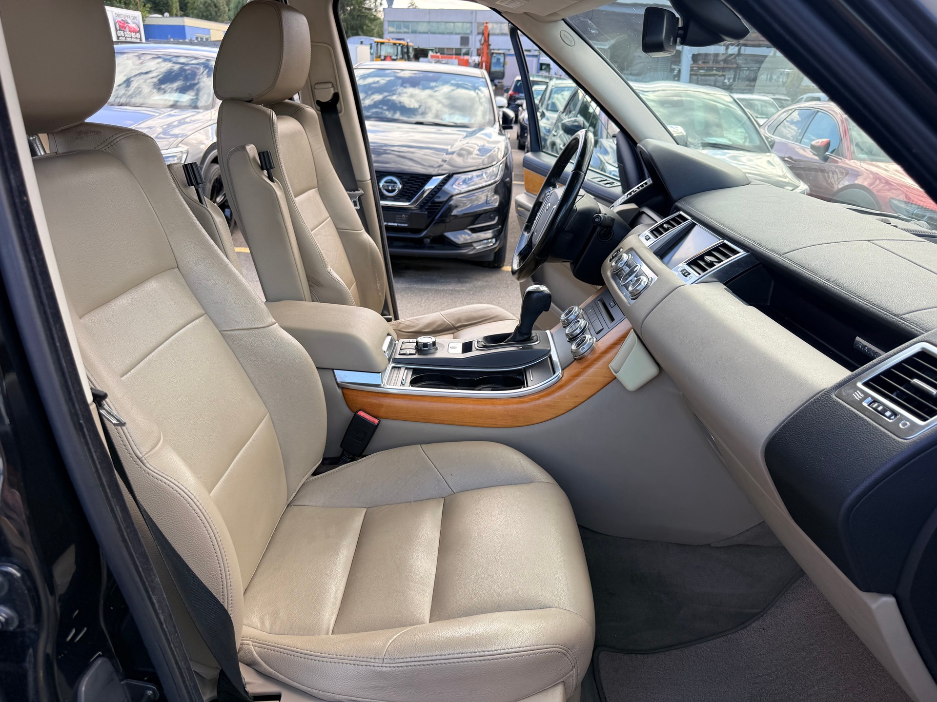 LAND ROVER Range Rover Sport 3.0 TDV6 HSE Automatic-image-9