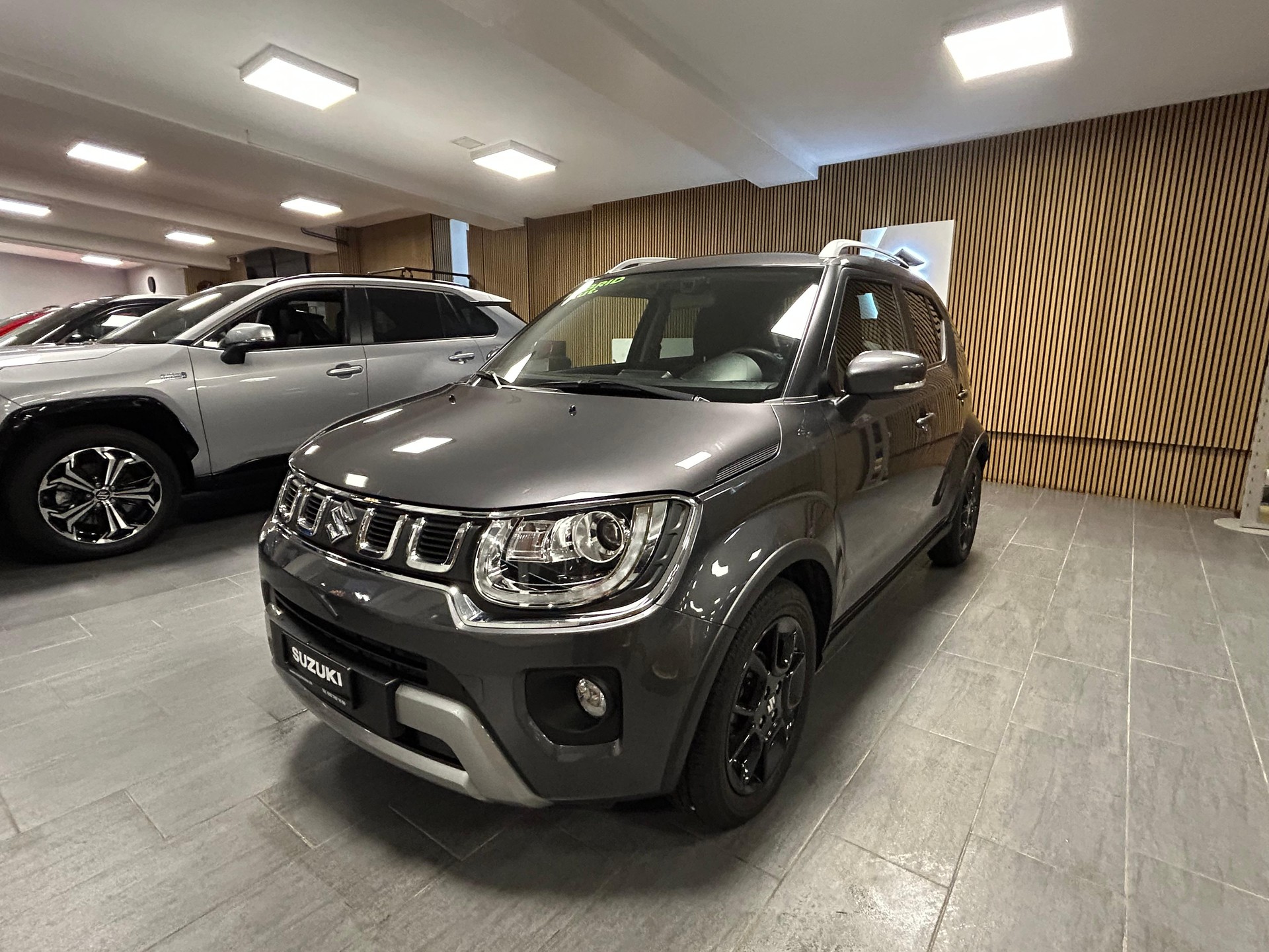 SUZUKI Ignis 1.2 Compact Top Hybrid-showroom-element-3