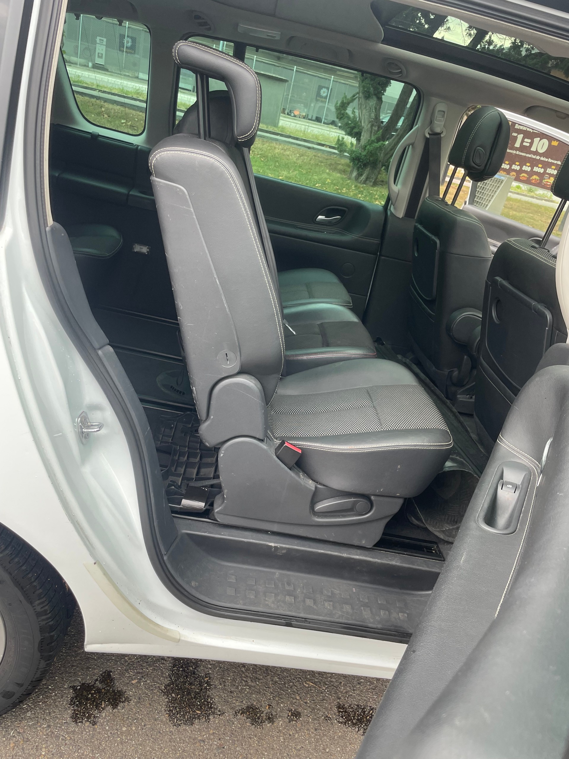RENAULT Grand Espace 2.0 dCi Dynamique Automatic-image-12