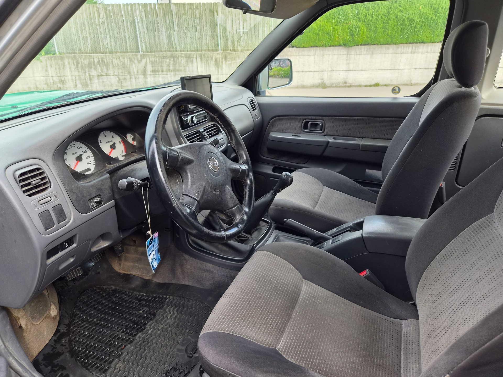 NISSAN King Cab 2.5 Di 4x4-image-8