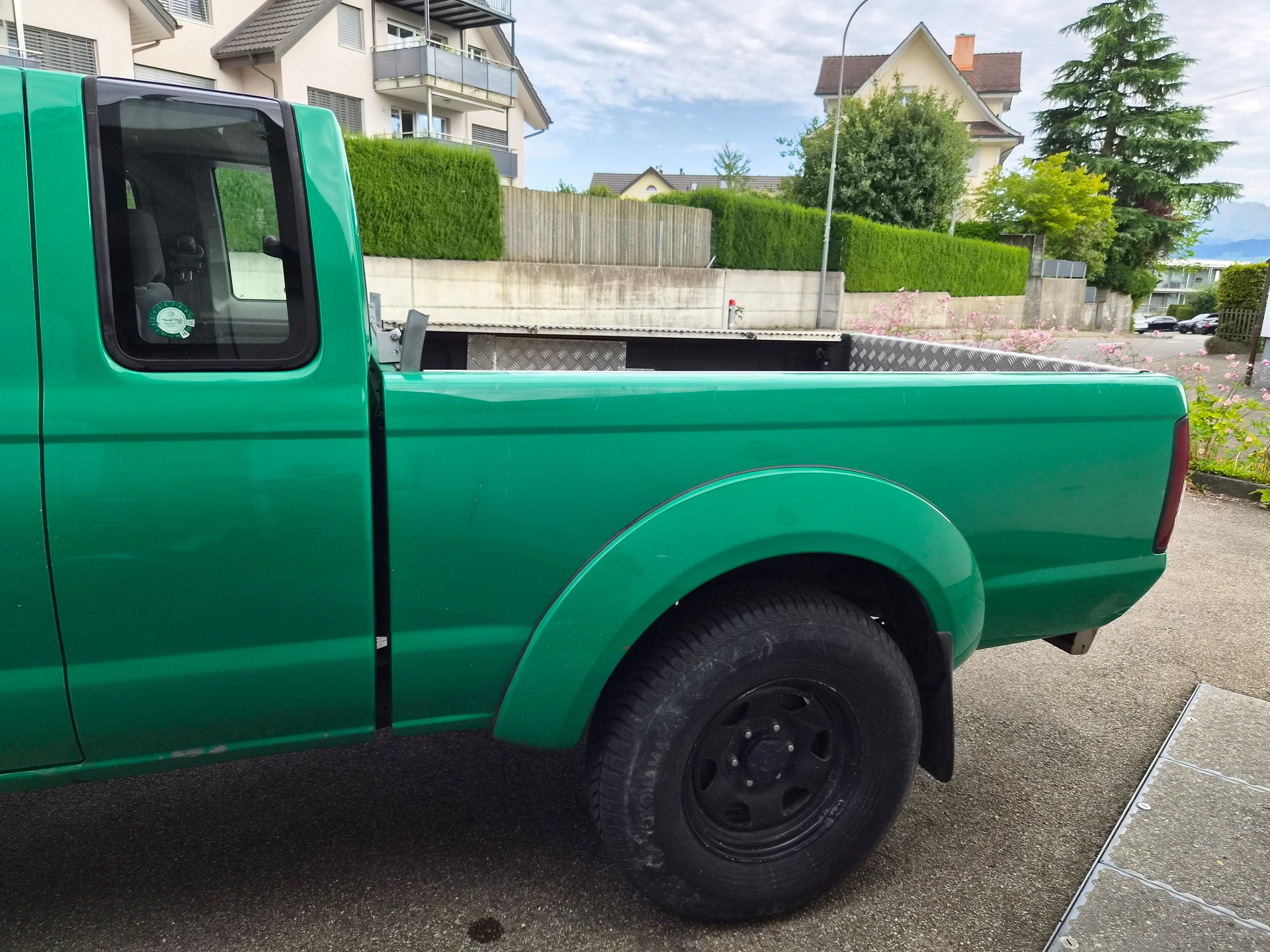 NISSAN King Cab 2.5 Di 4x4-image-7