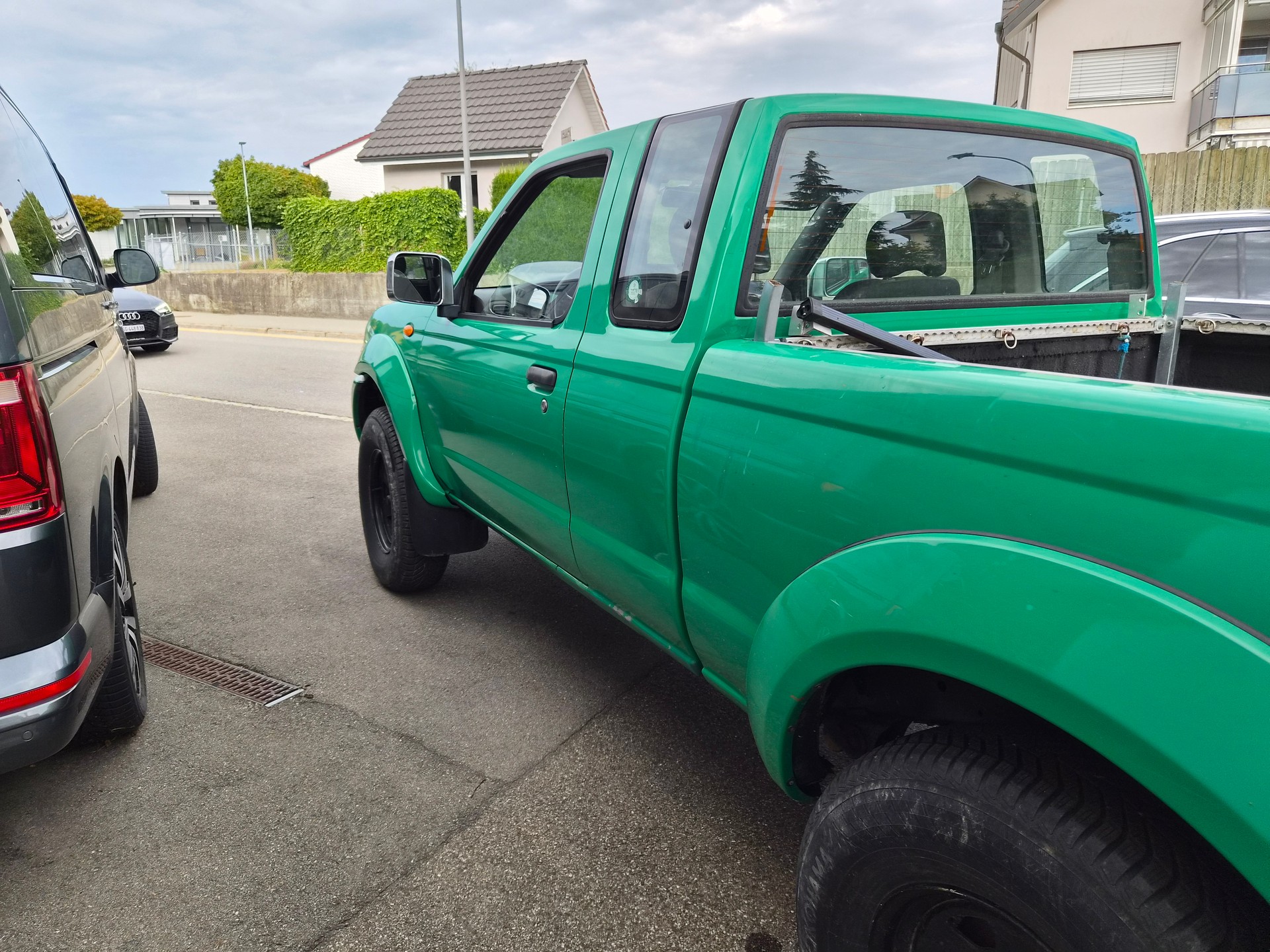 NISSAN King Cab 2.5 Di 4x4-image-6