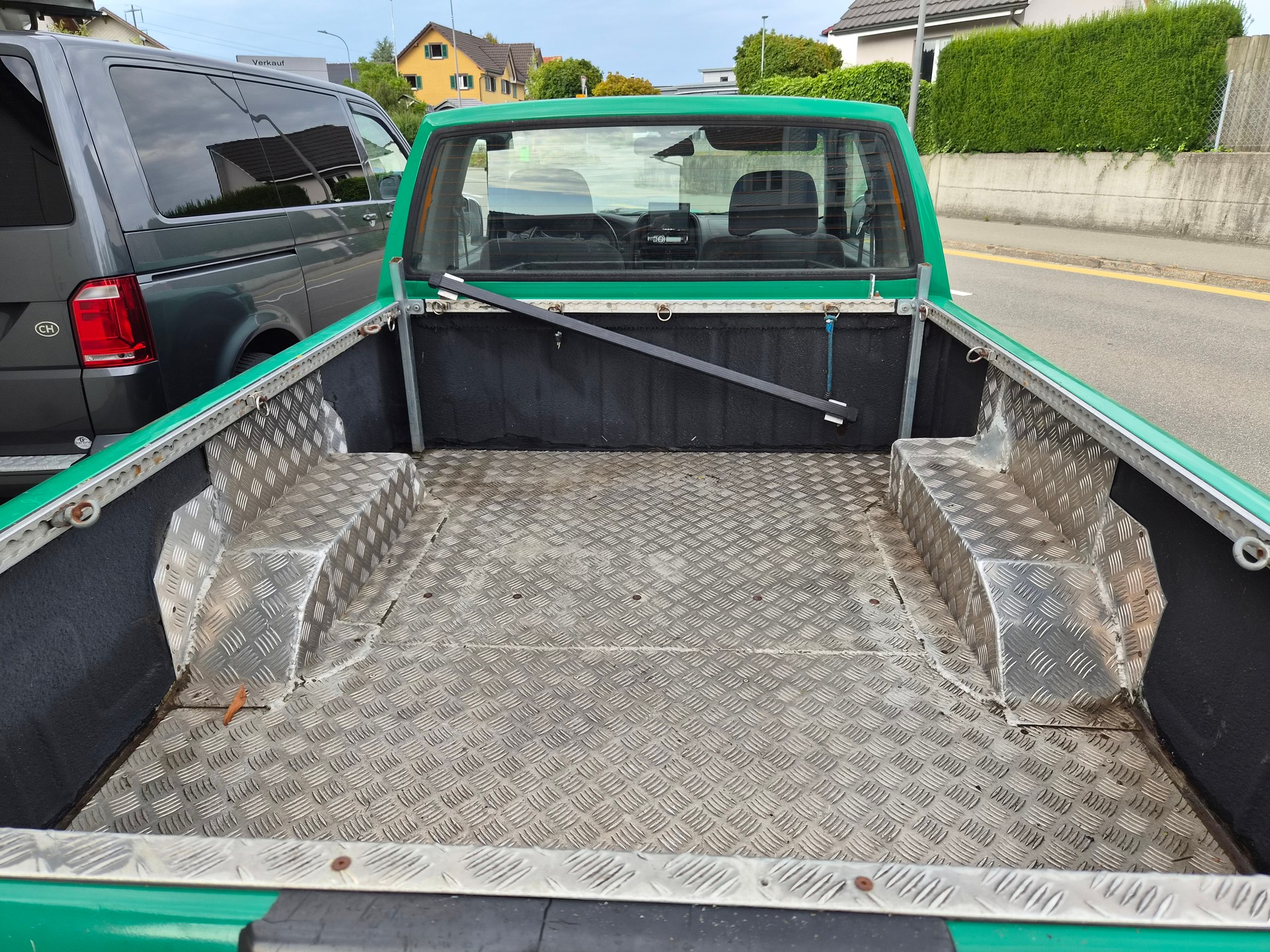 NISSAN King Cab 2.5 Di 4x4-image-4