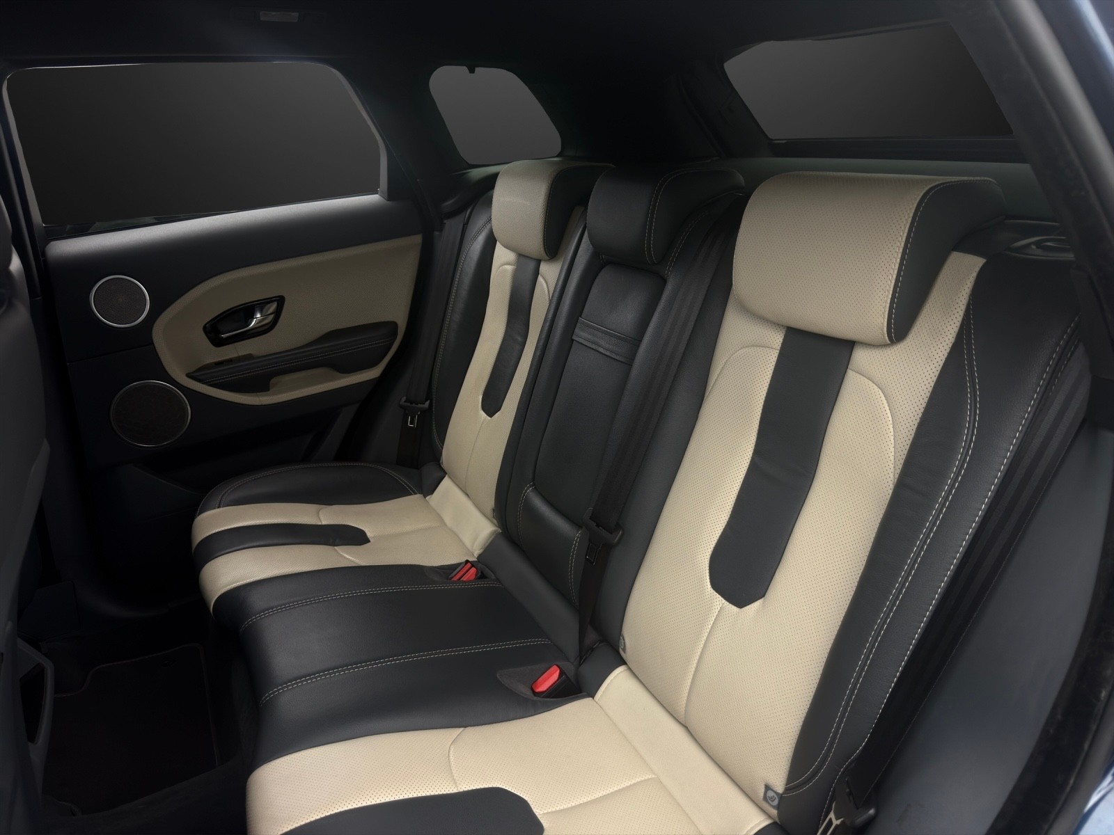 LAND ROVER Range Rover Evoque 2.0 Si4 Dynamic AT6 mit 241 PS-image-12
