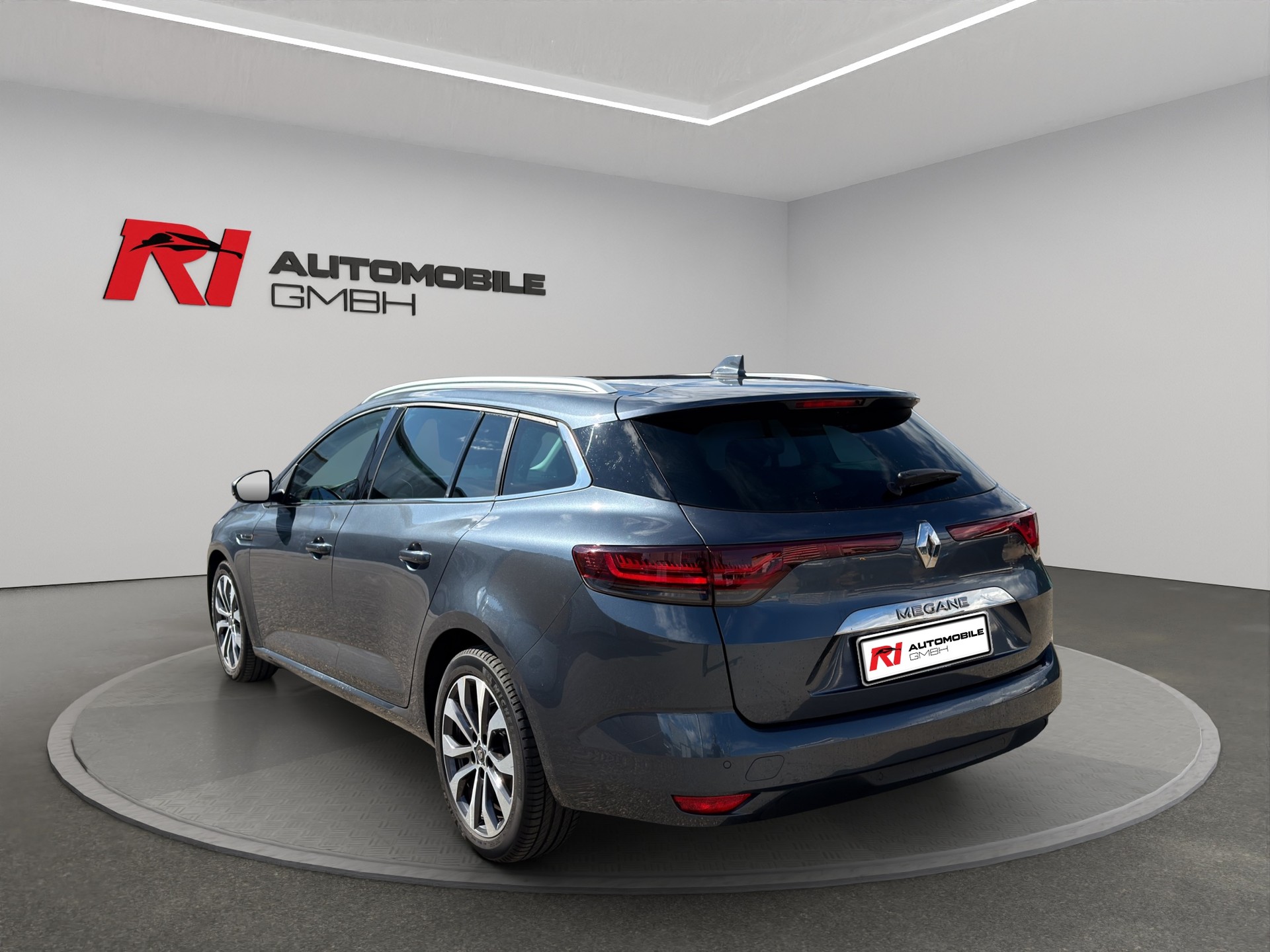 RENAULT Mégane Grandtour 1.3 16V Turbo Techno EDC-image-5