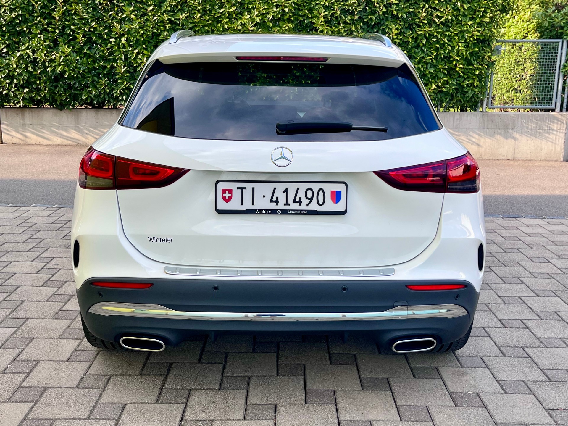MERCEDES-BENZ GLA 220 d AMG Line 4matic-image-3