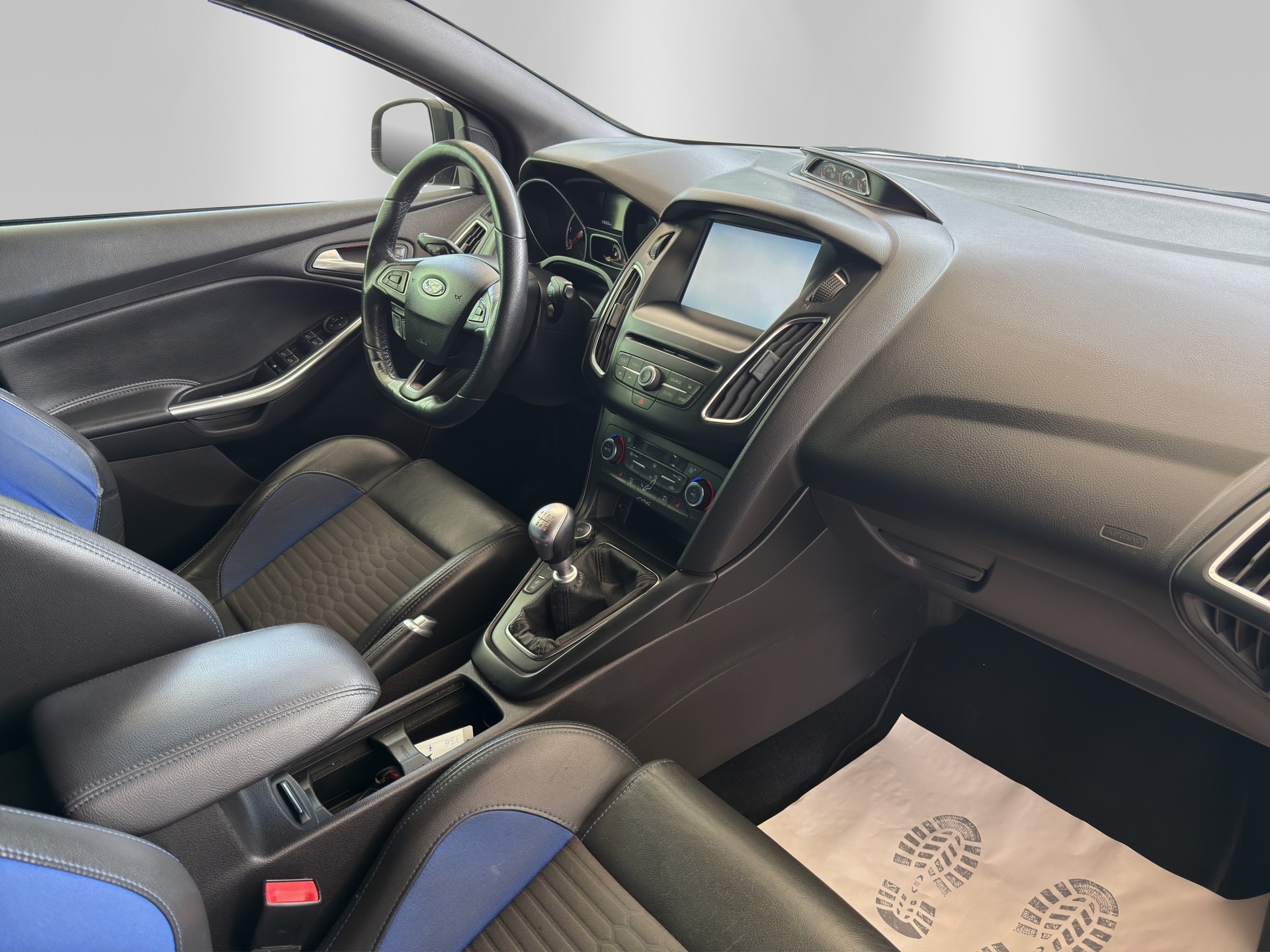 FORD Focus 2.0 TDCi ST2-image-12