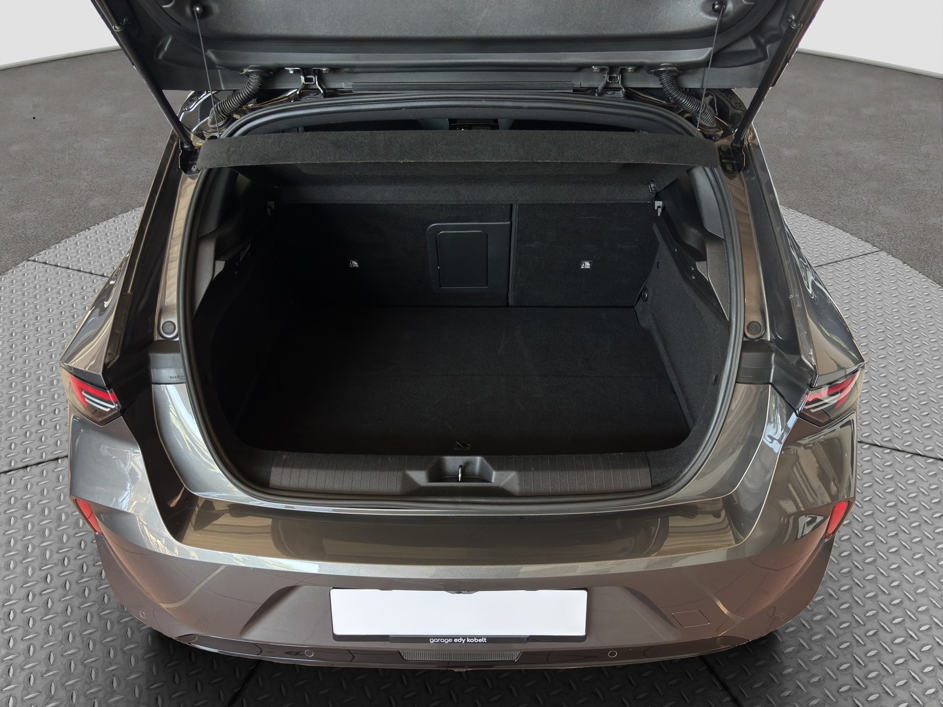 OPEL Astra 1.6 PHEV Turbo Swiss Plus A-image-13