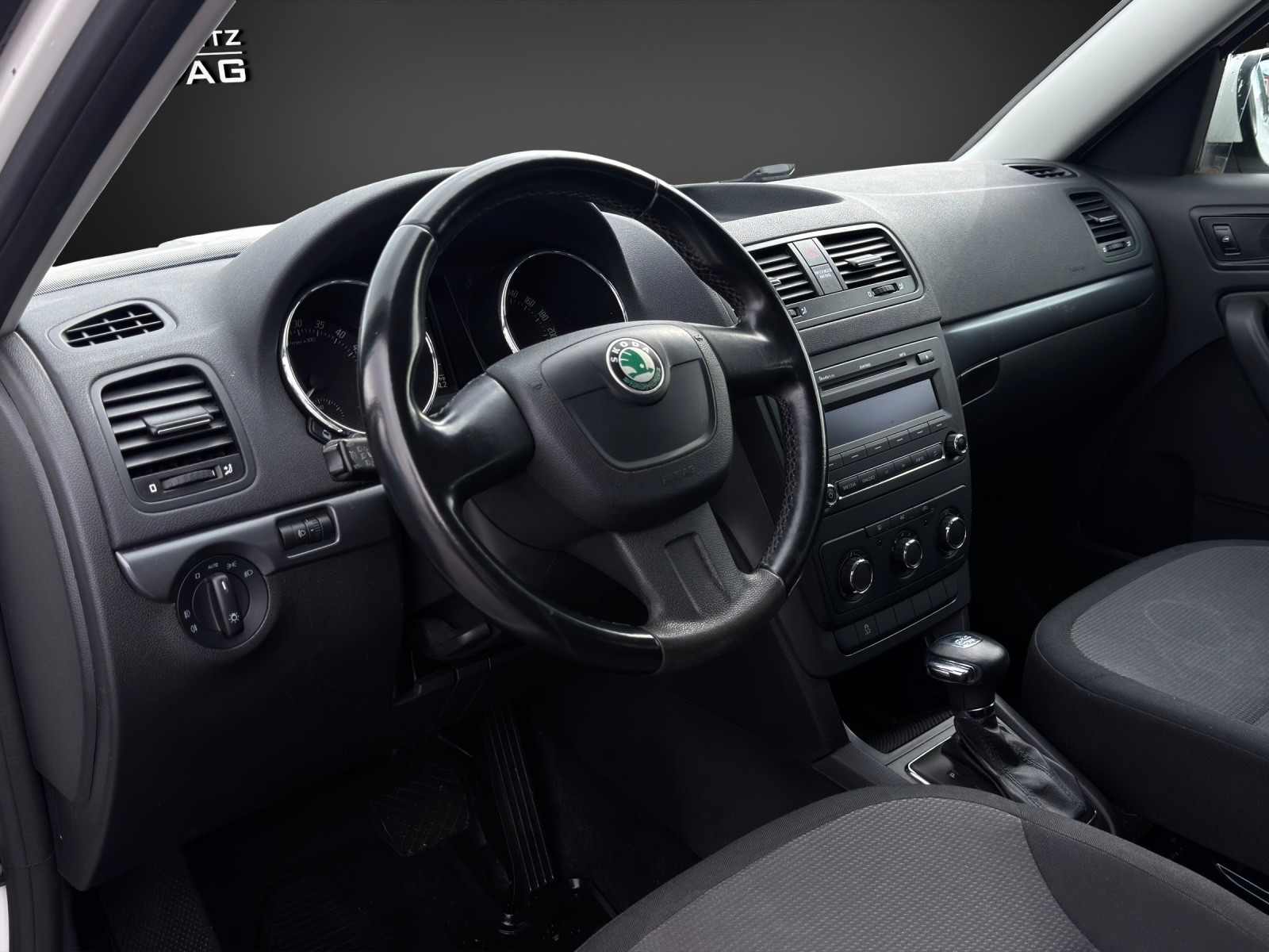 SKODA Yeti 2.0 TDI Active 4x4 DSG-image-7