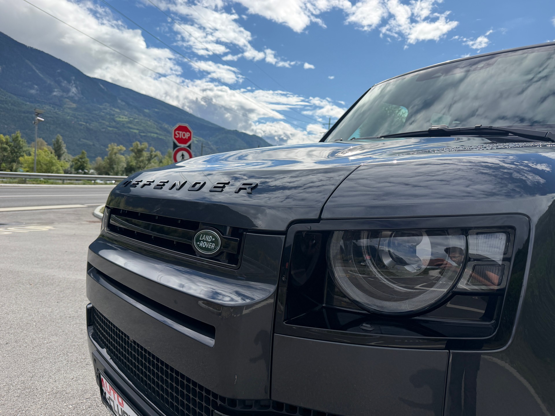 LAND ROVER Defender 130 3.0 D I6 300 X-Dynamic HSE AWD AT8-image-8