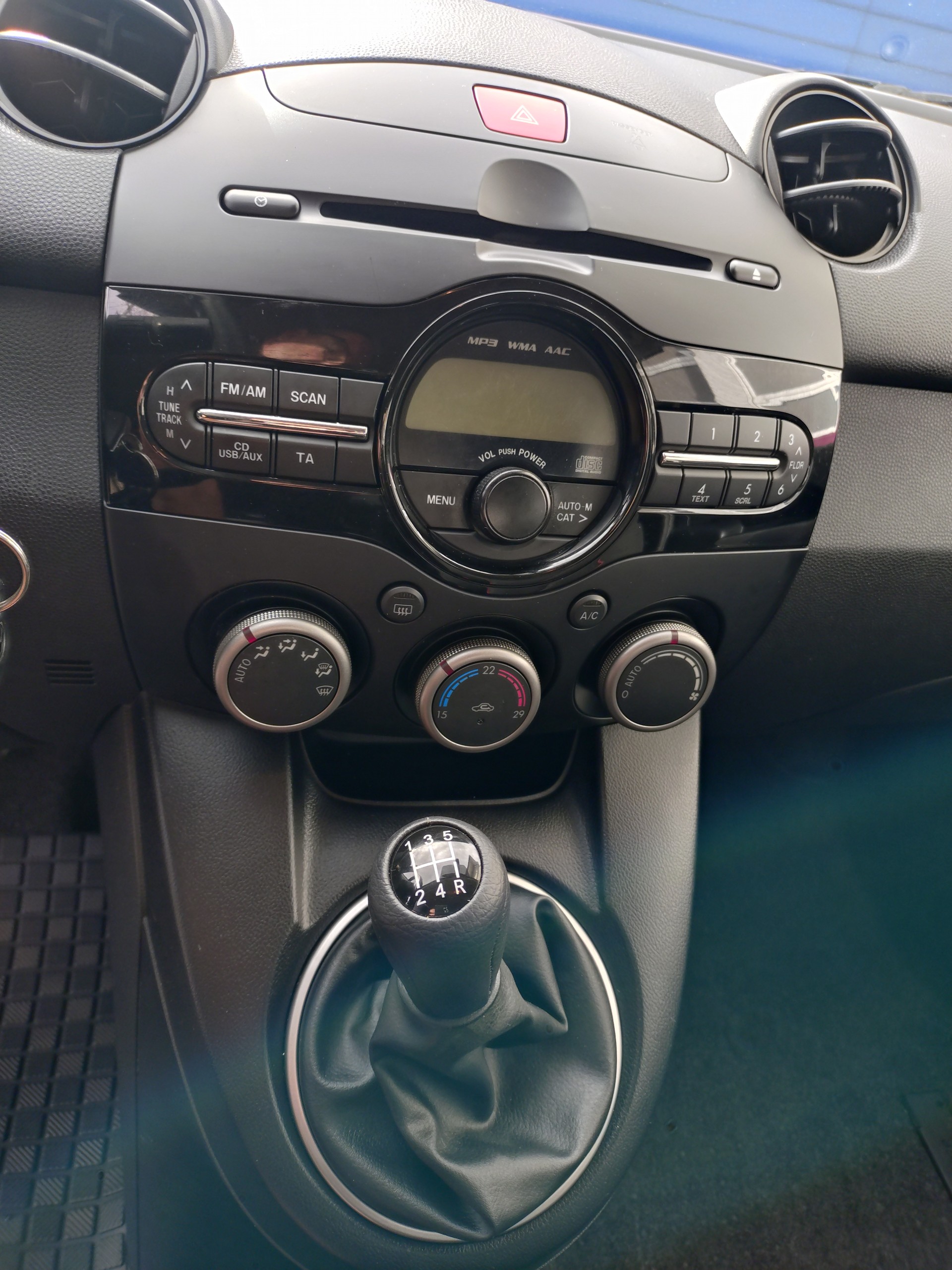MAZDA 2 1.5i 16V Sport-image-9