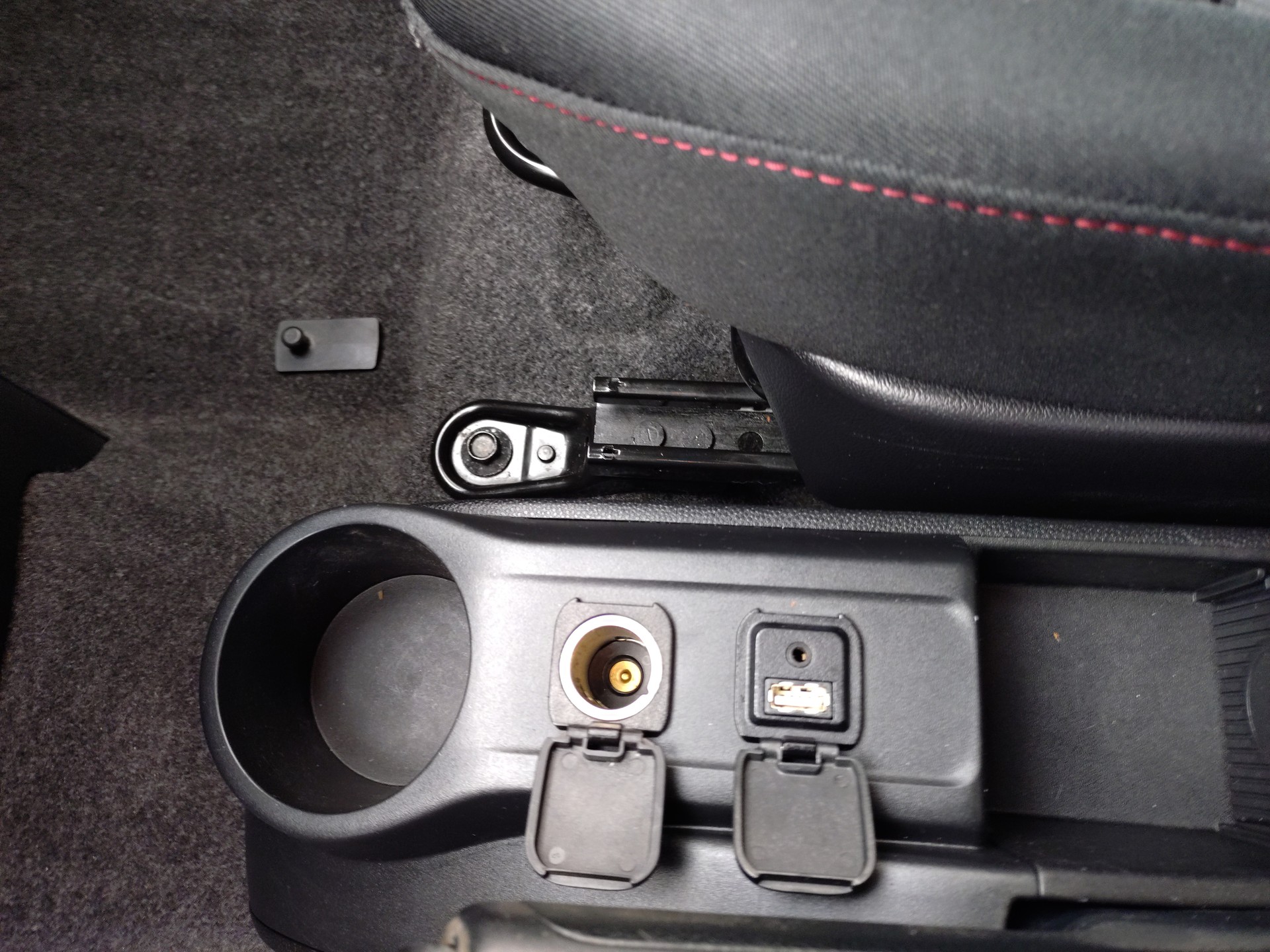 MAZDA 2 1.5i 16V Sport-image-8