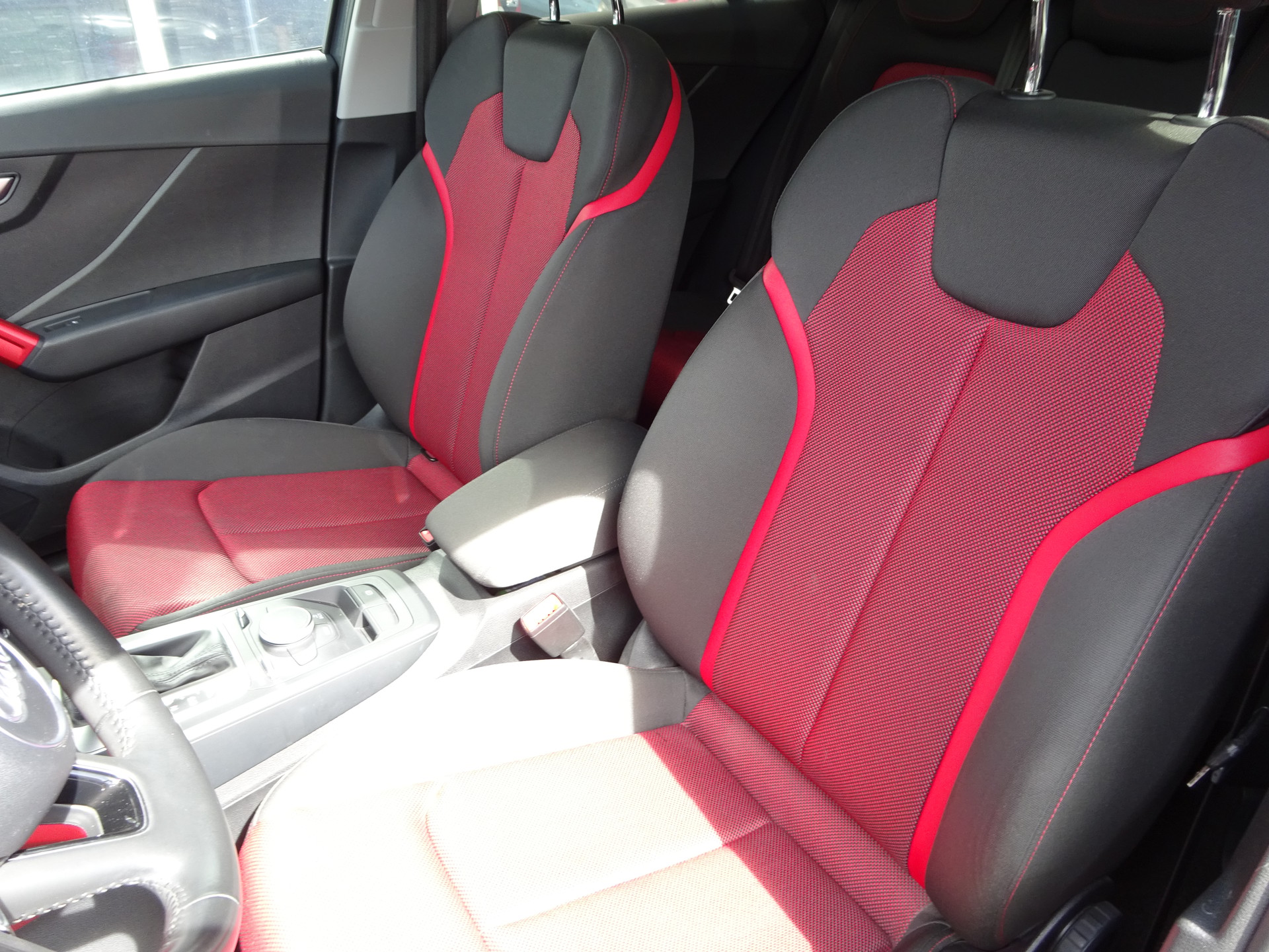 AUDI Q2 2.0 TDI sport quattro S-tronic-image-5