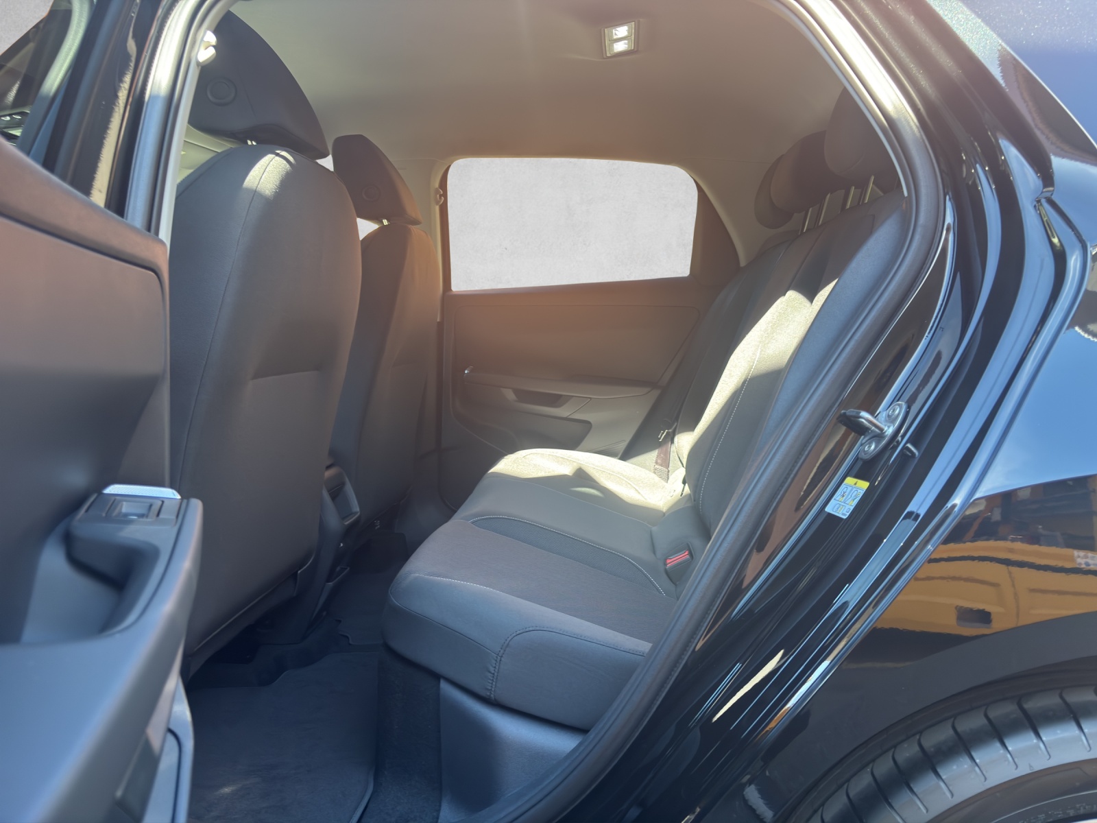VW ID.Polo 52 kWh Life Edition One-image-9