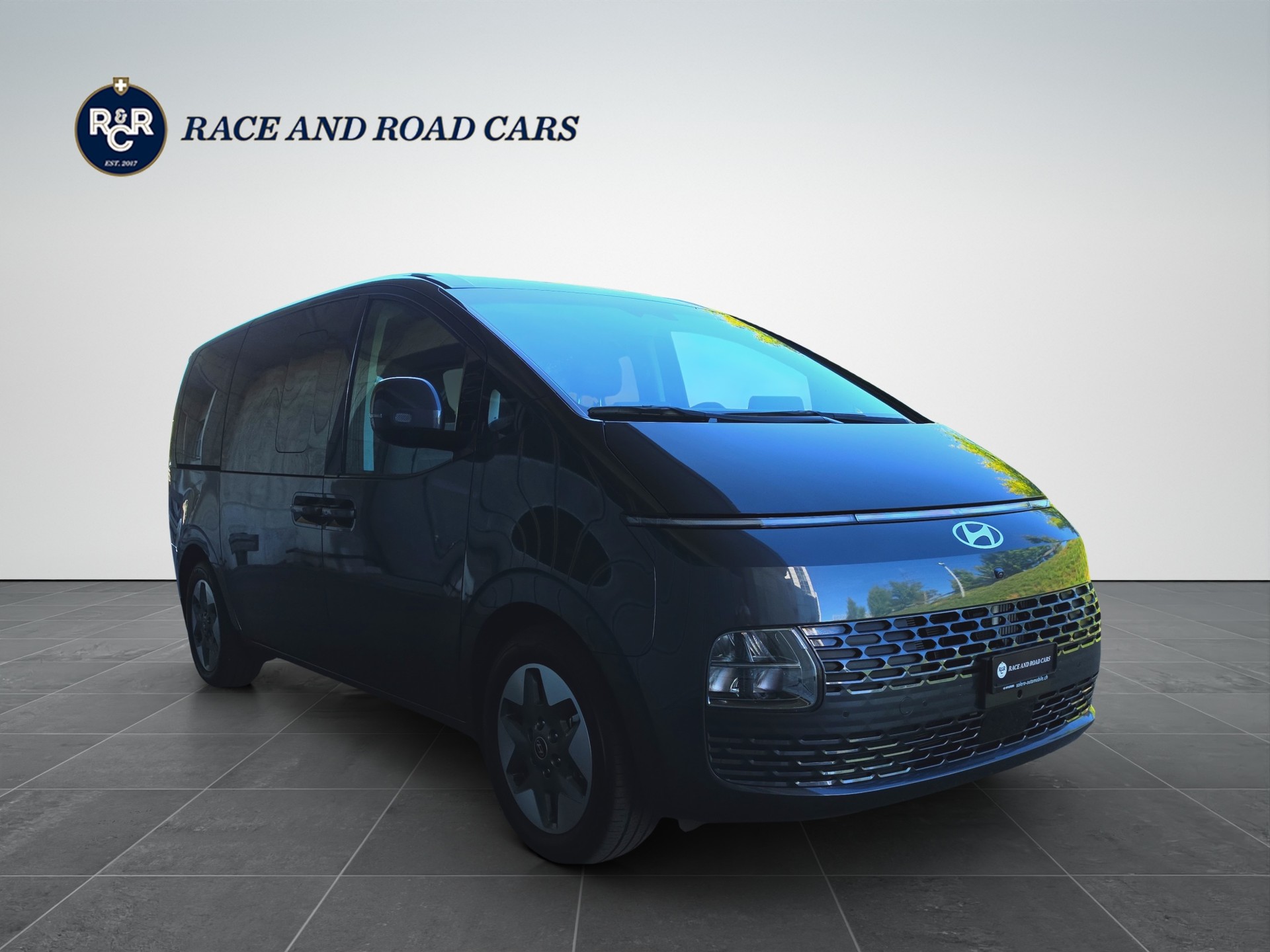 HYUNDAI Staria Wagon 1.6 GDi HEV Vertex-image-2