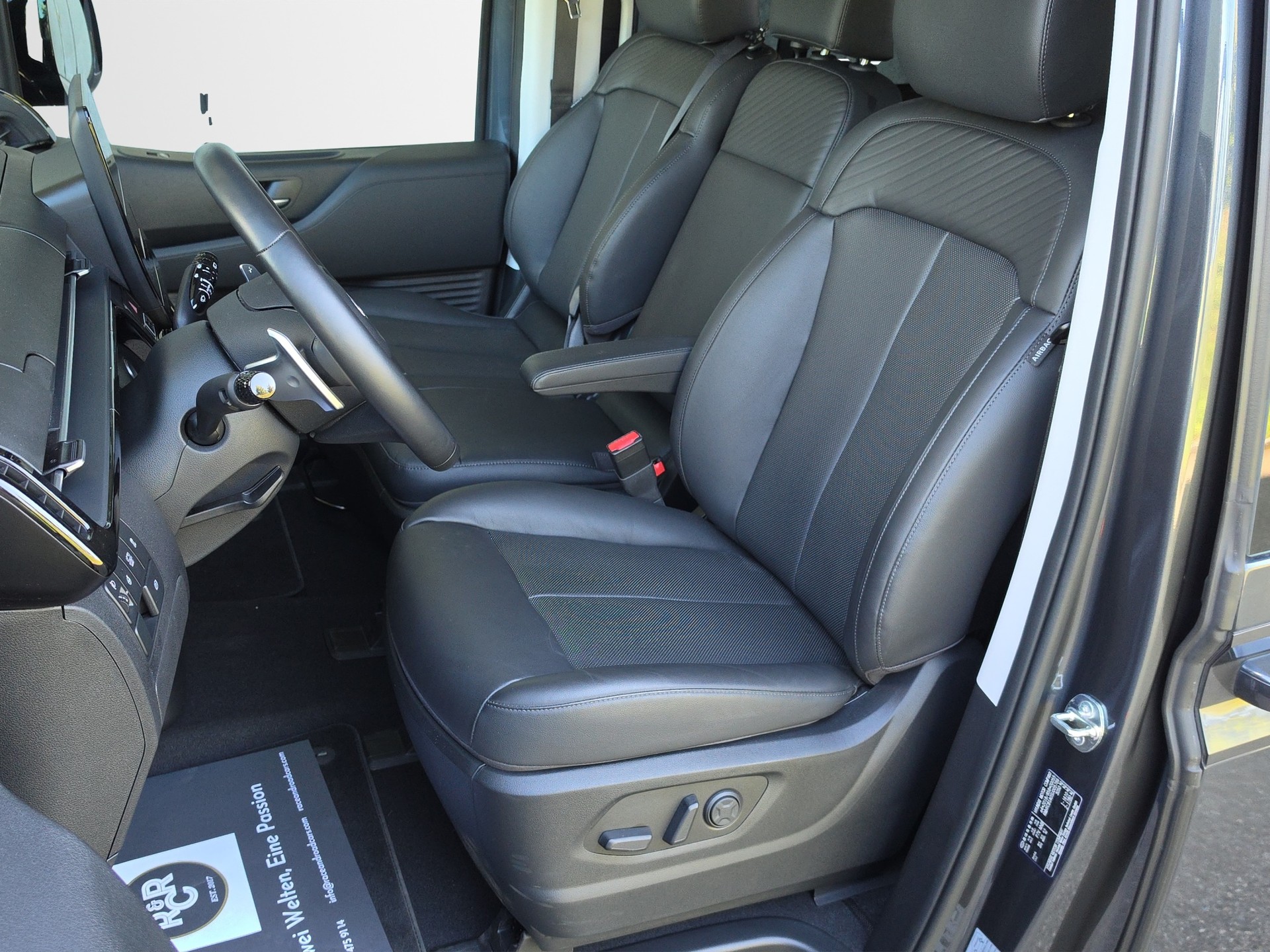 HYUNDAI Staria Wagon 1.6 GDi HEV Vertex-image-12