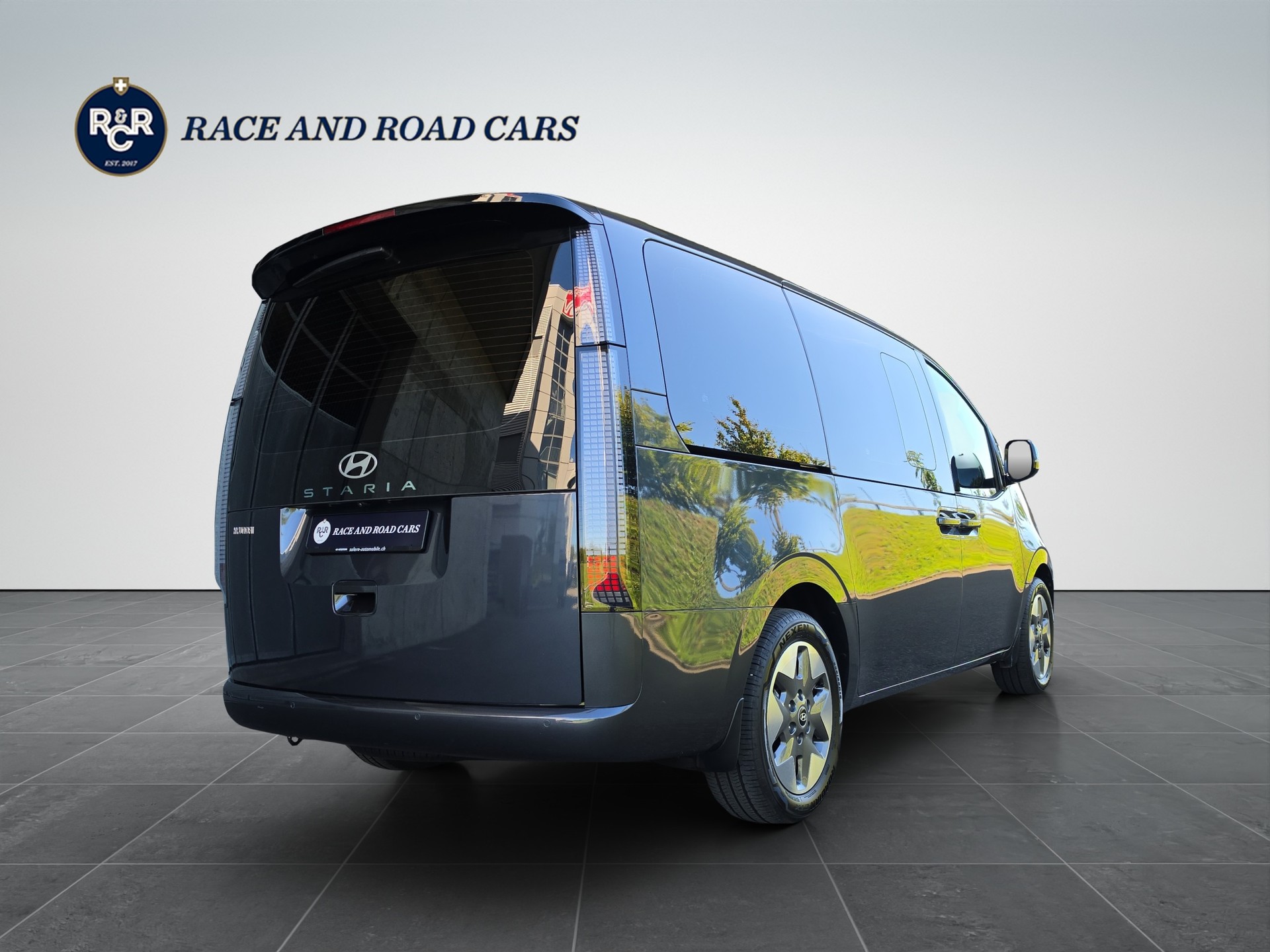HYUNDAI Staria Wagon 1.6 GDi HEV Vertex-image-4