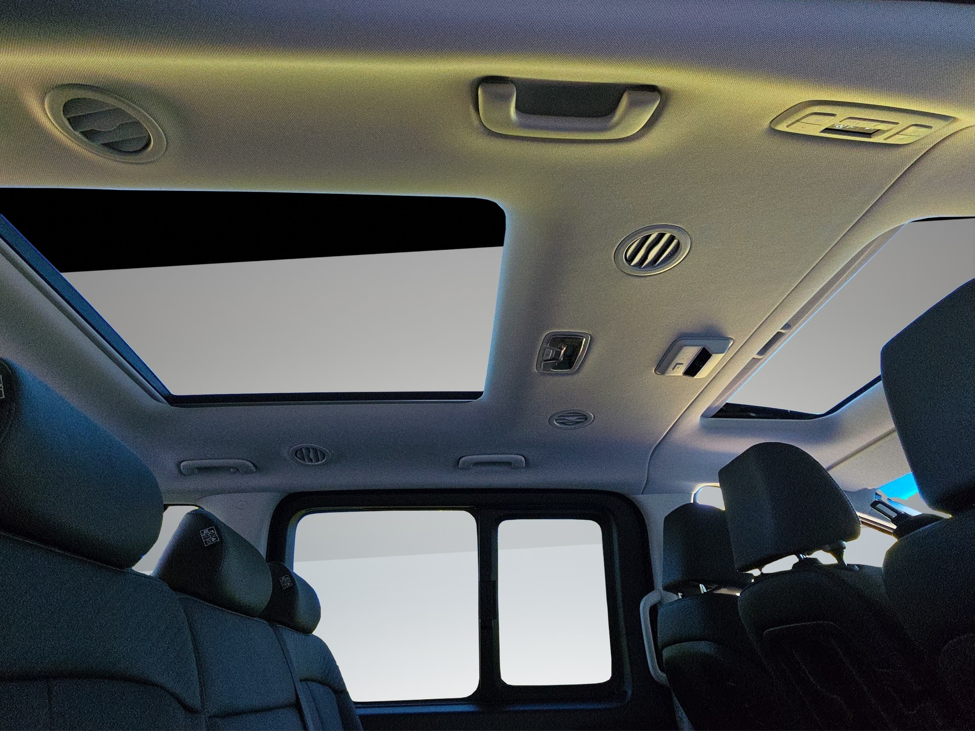 HYUNDAI Staria Wagon 1.6 GDi HEV Vertex-image-13