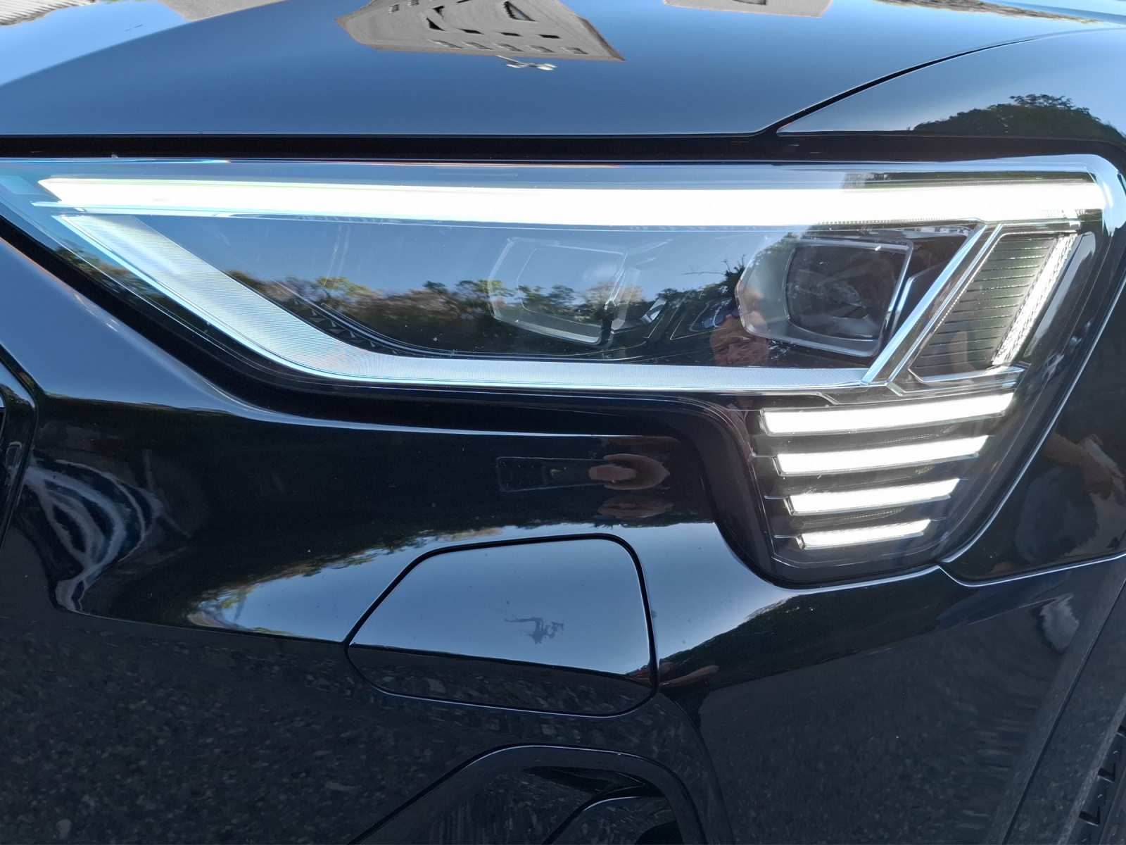 AUDI e-tron 55 S Line Black Edition quattro-image-15