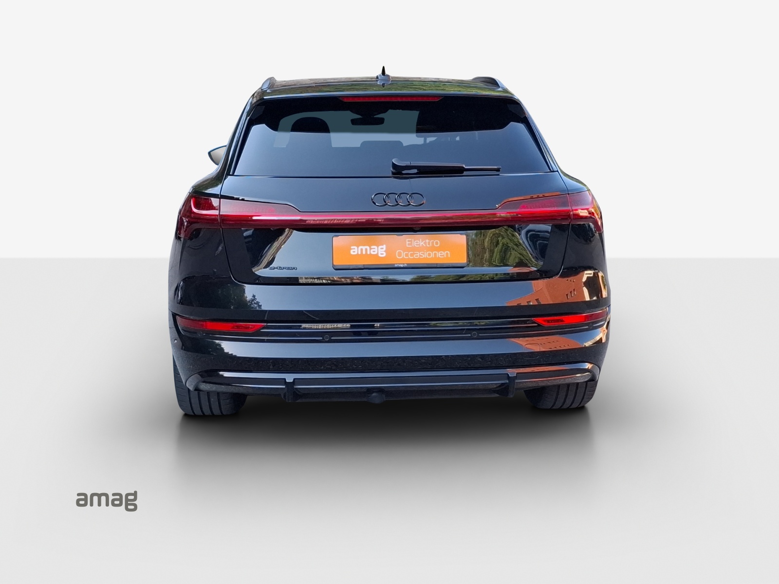 AUDI e-tron 55 S Line Black Edition quattro-image-3