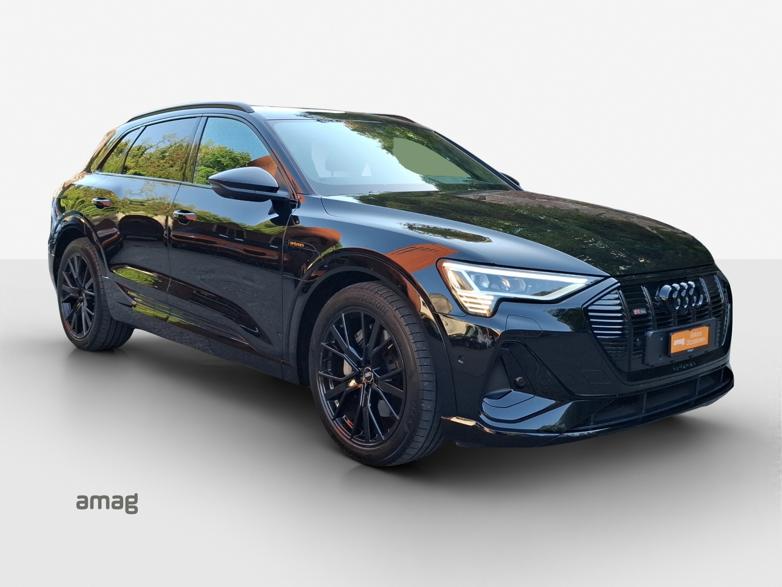 AUDI e-tron 55 S Line Black Edition quattro-image-6