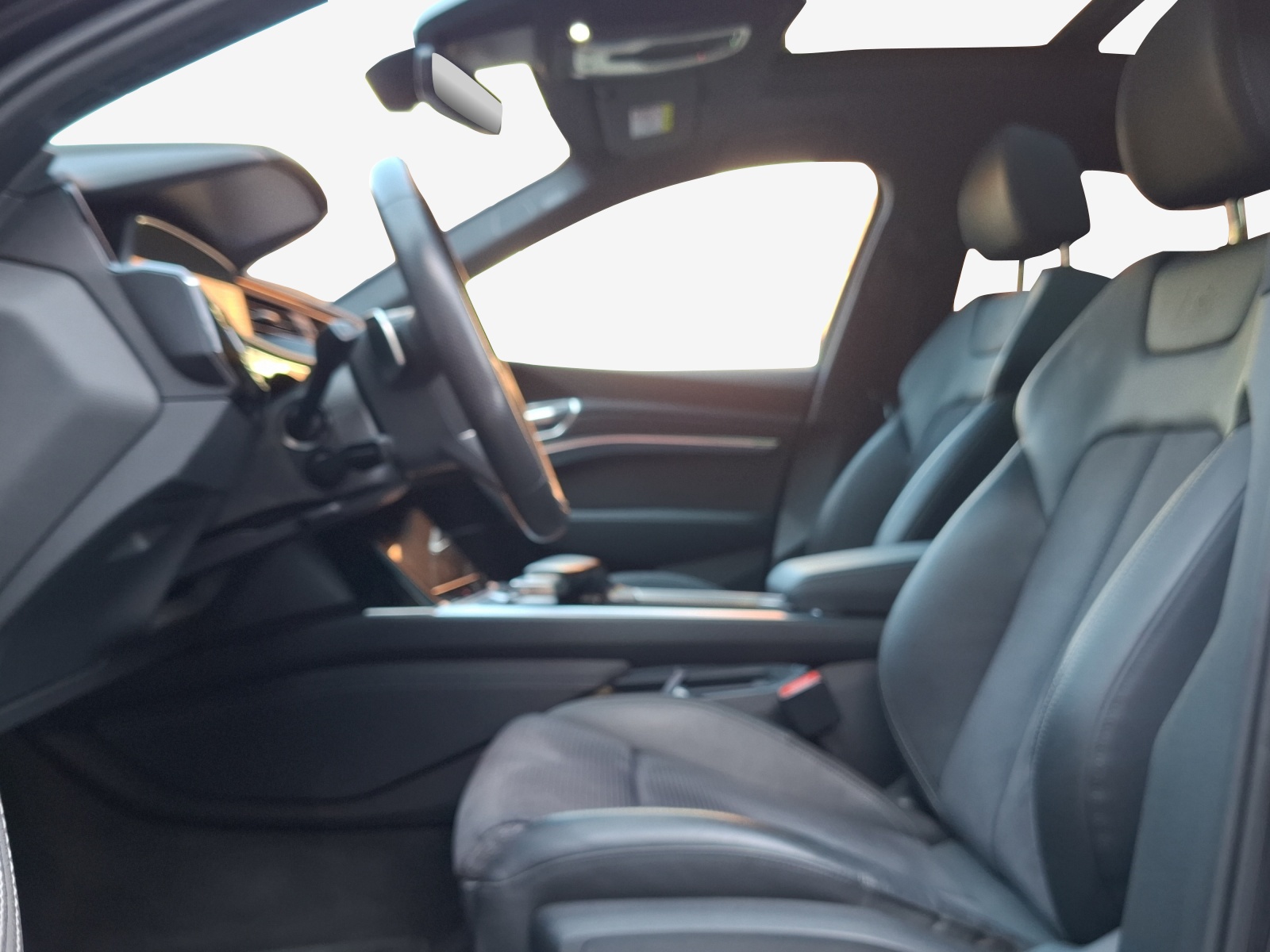 AUDI e-tron 55 S Line Black Edition quattro-image-7