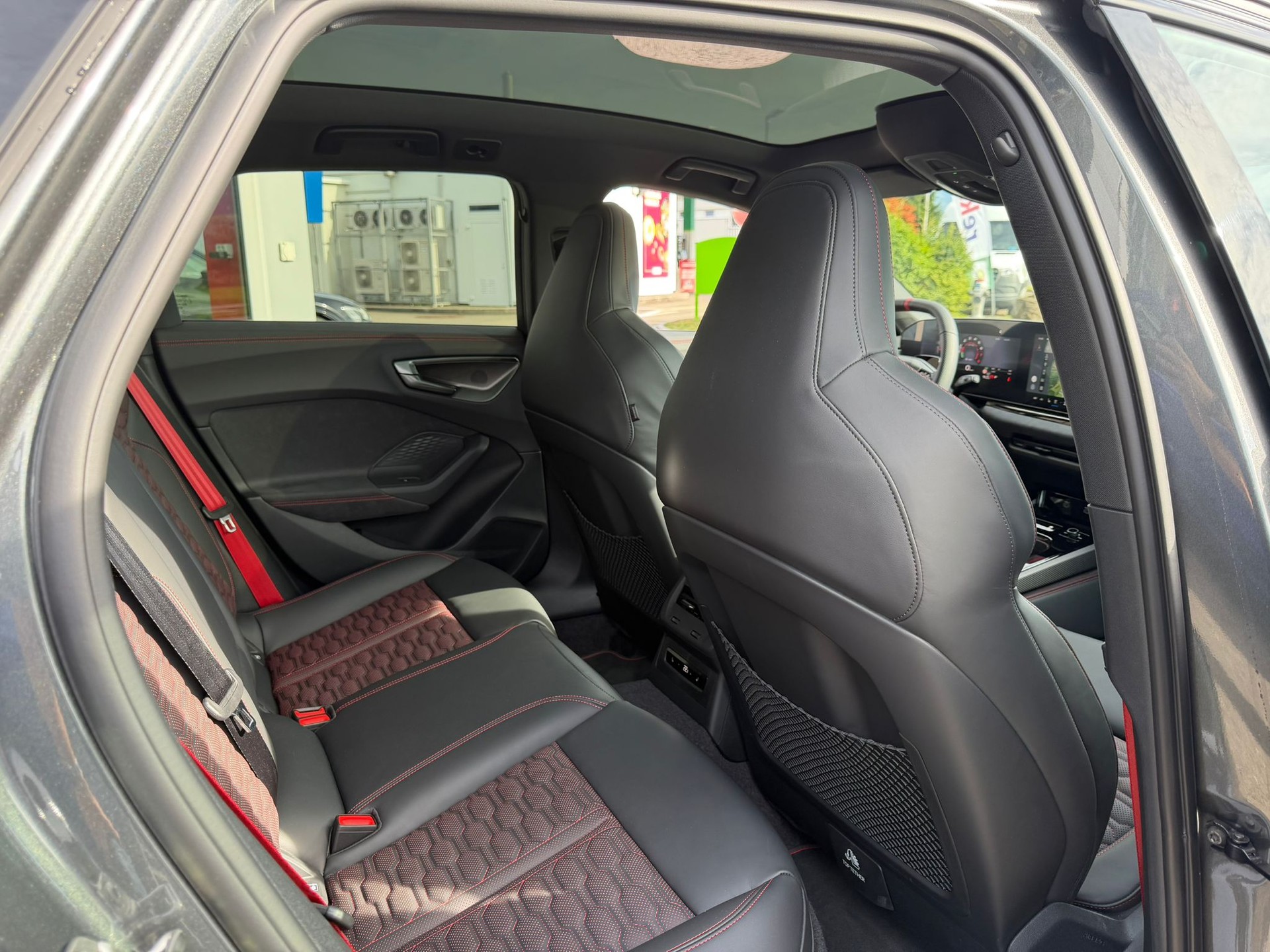 AUDI RS 5 Avant TFSI 470 kW Tiptronic quattro-image-11