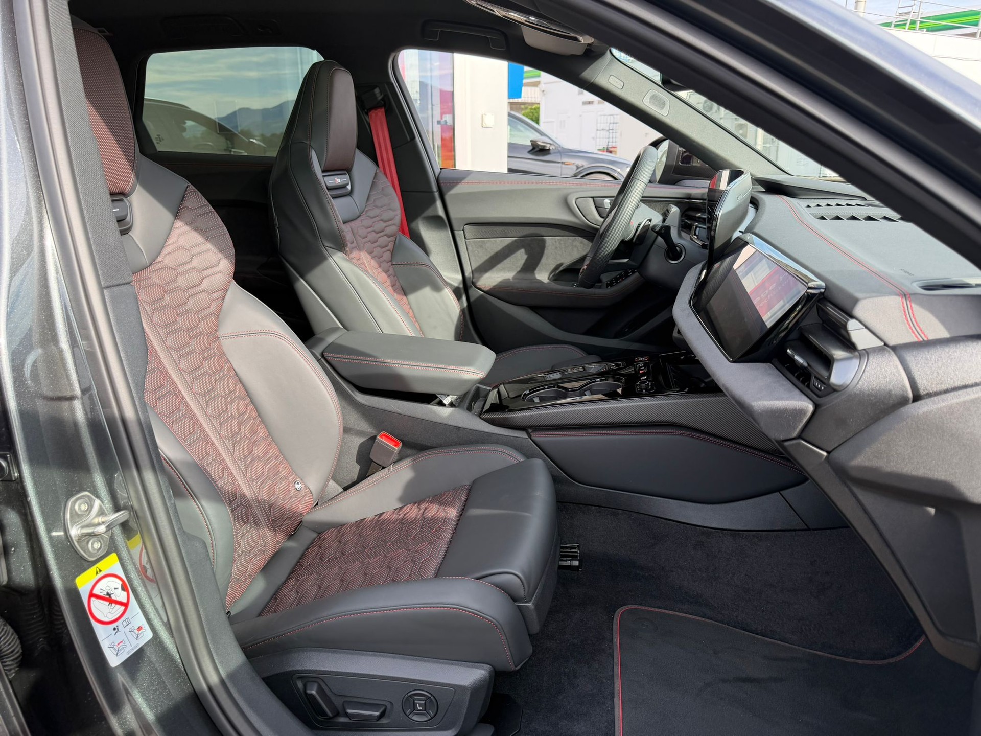 AUDI RS 5 Avant TFSI 470 kW Tiptronic quattro-image-12
