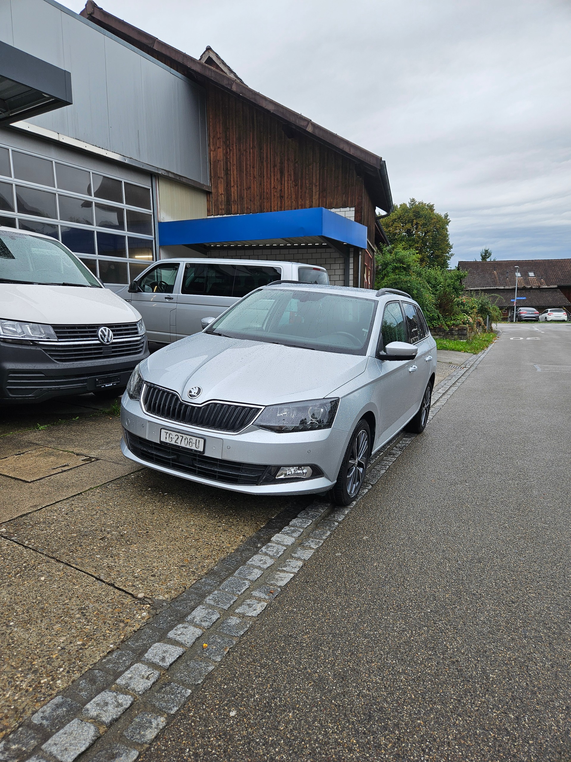 SKODA Fabia 1.2 TSI Ambition DSG-image-1