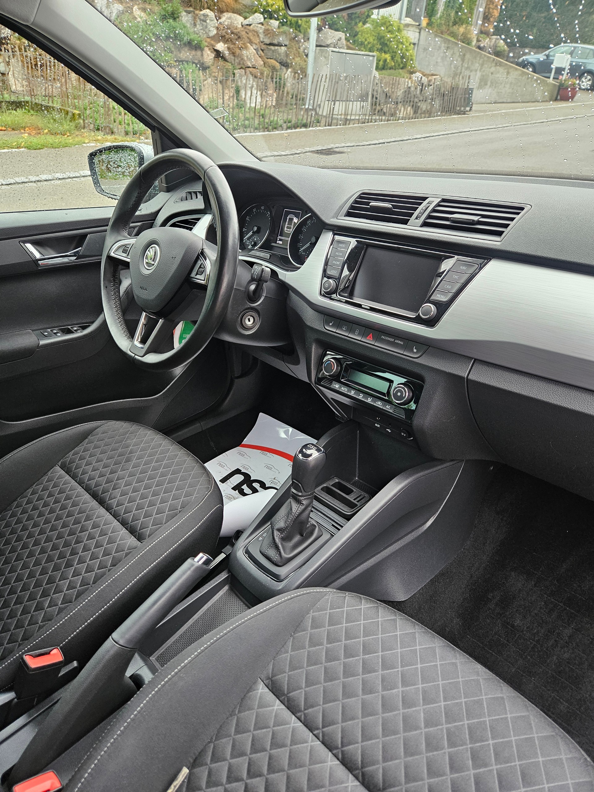 SKODA Fabia 1.2 TSI Ambition DSG-image-9