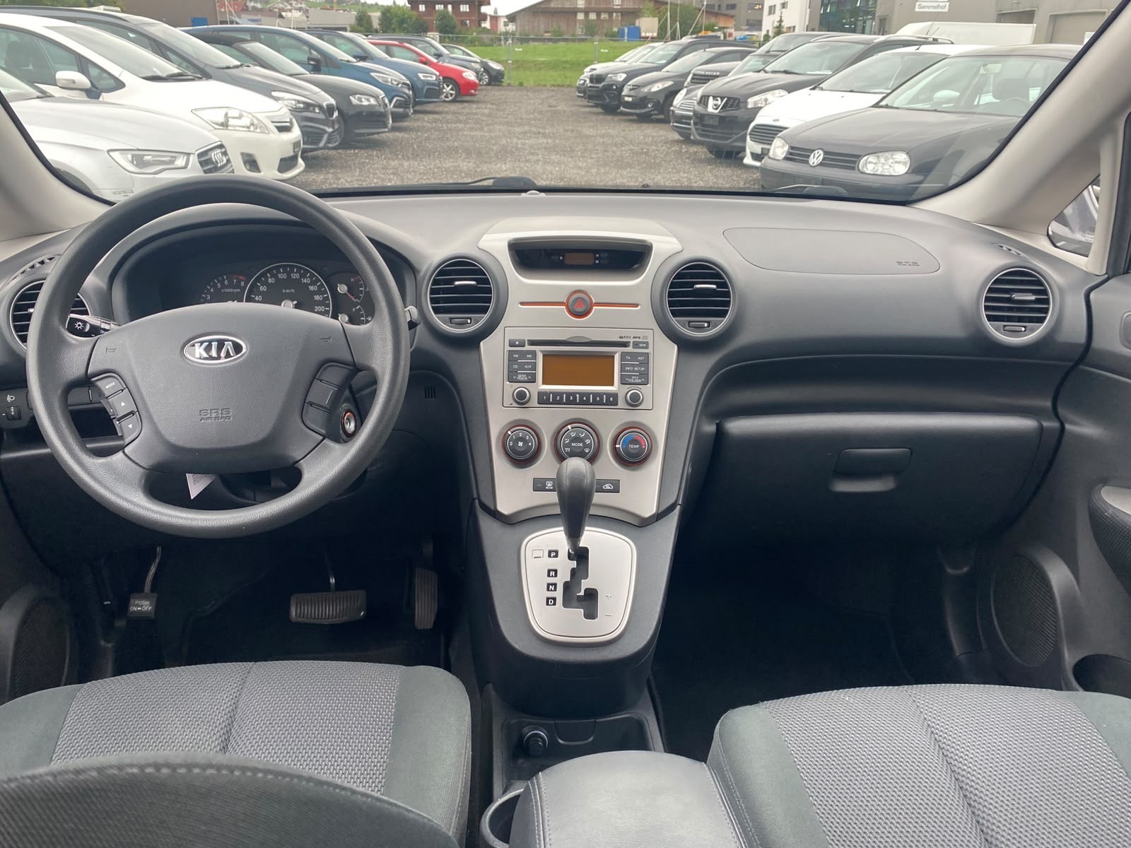 KIA Carens 2.0 CVVT Classic-image-8