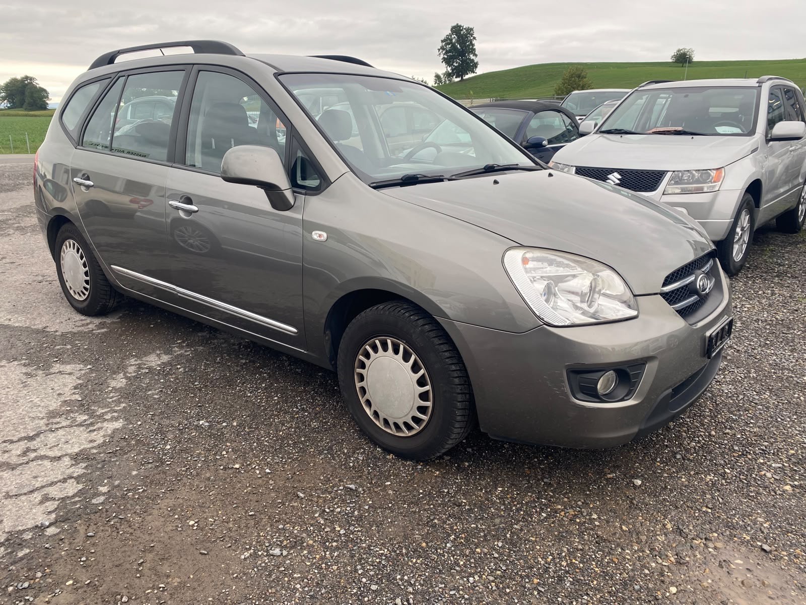 KIA Carens 2.0 CVVT Classic-image-0