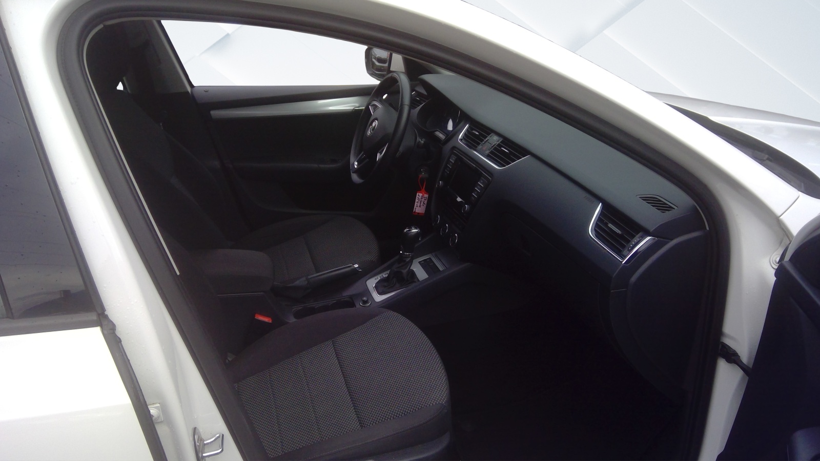 SKODA Octavia Combi 1.8 TSI Ambition 4x4 DSG-image-4