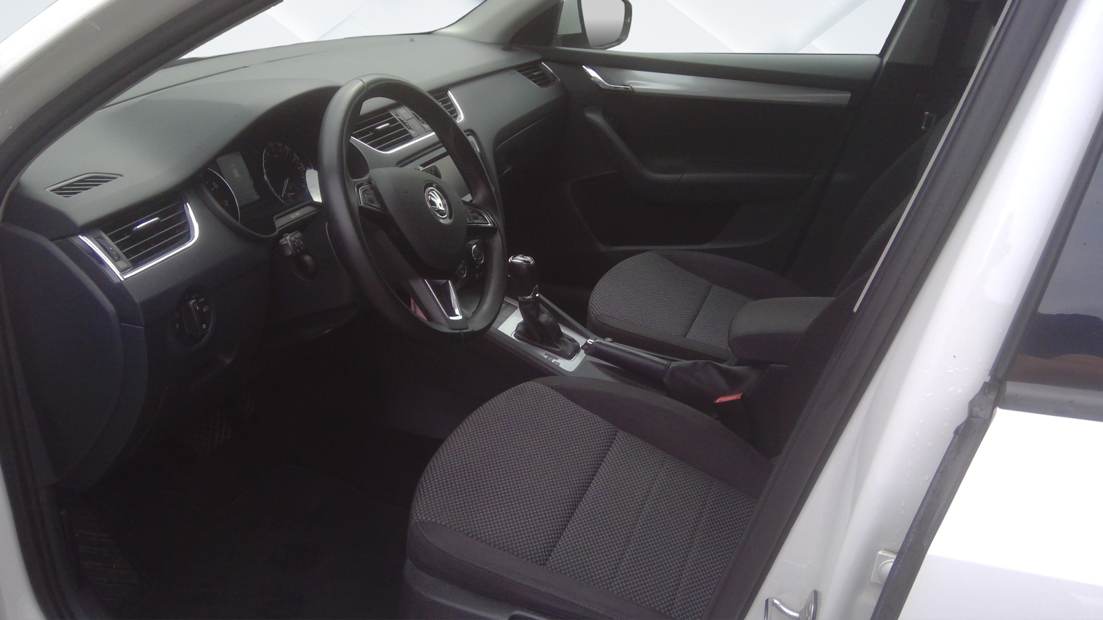 SKODA Octavia Combi 1.8 TSI Ambition 4x4 DSG-image-10