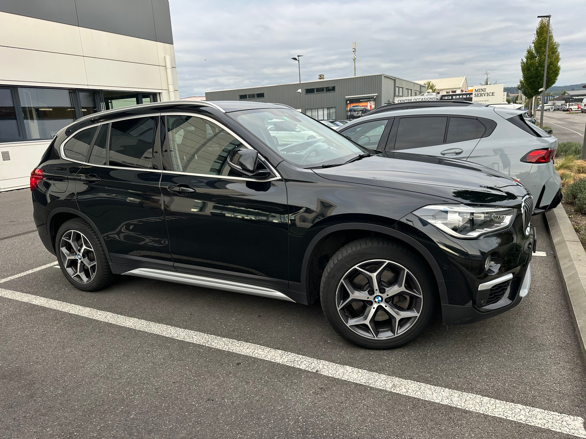 BMW 20i xDrive-image-2