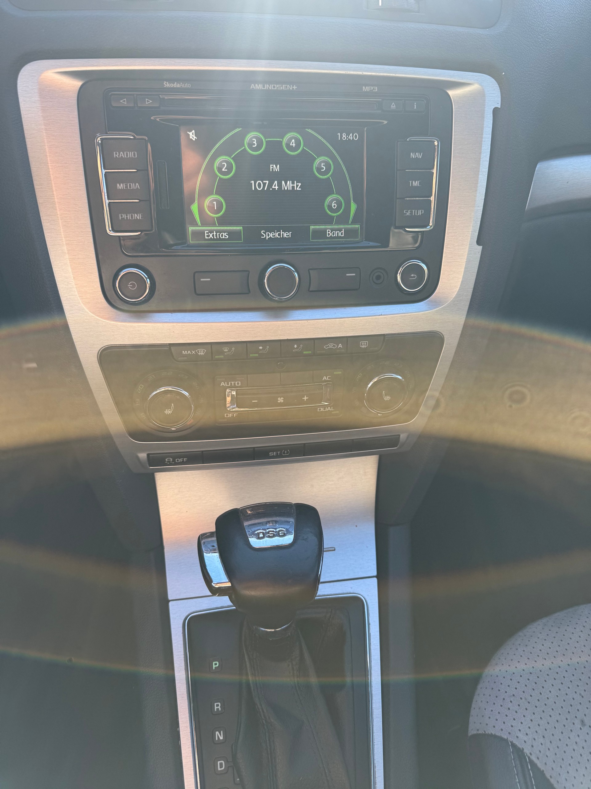 SKODA Octavia 2.0 TDI RS DSG-image-10