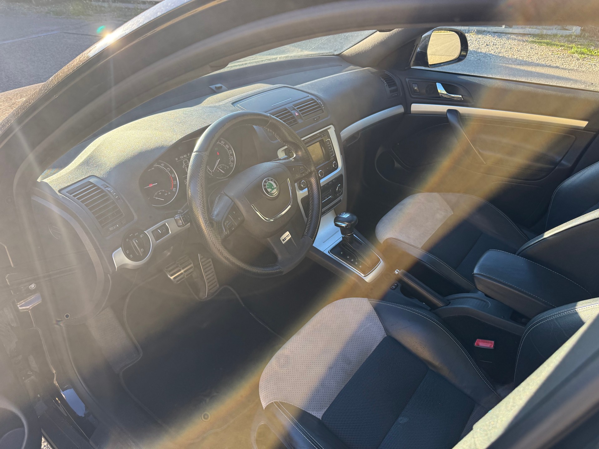 SKODA Octavia 2.0 TDI RS DSG-image-8