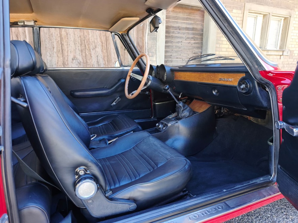 ALFA ROMEO GTV 2000-image-5