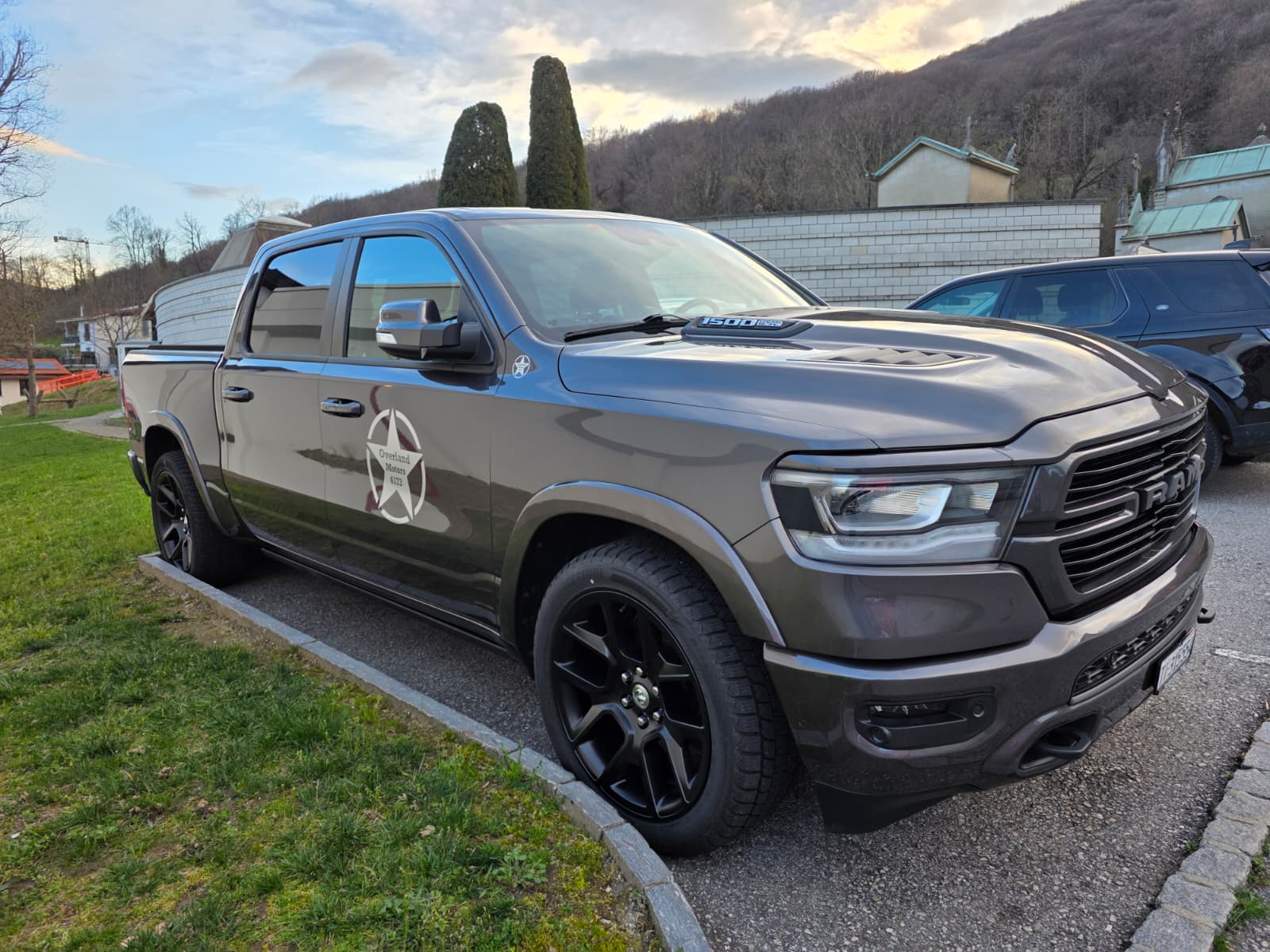 DODGE Crew Cab-image-0
