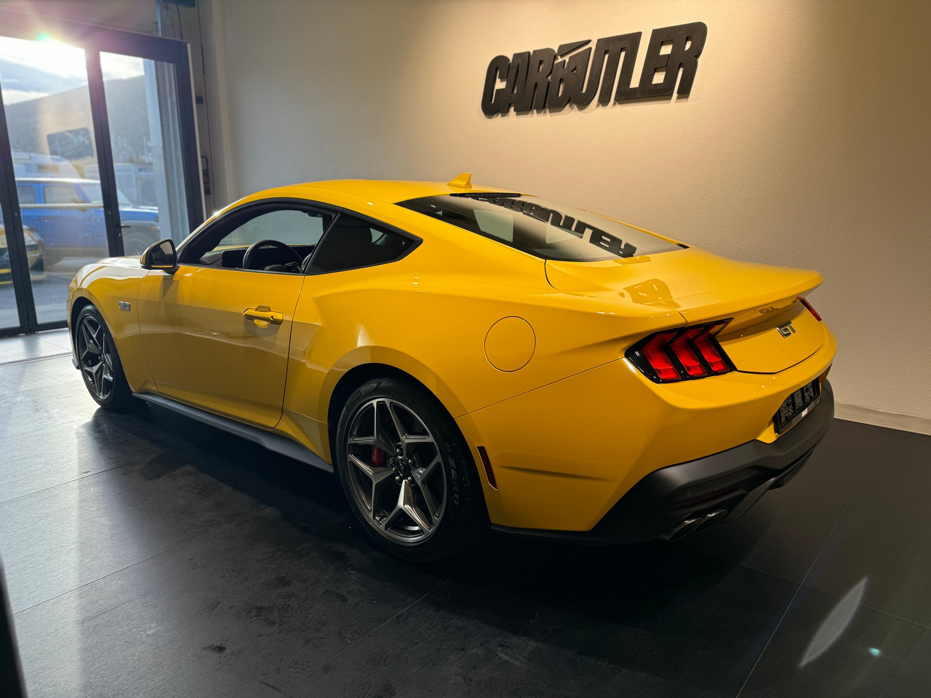 FORD Mustang Fastback 5.0 V8 GT Automat 🚀 YELLOW - 699.- pro Monat ohne Anzahlung! - GRATIS SERVICE-image-9
