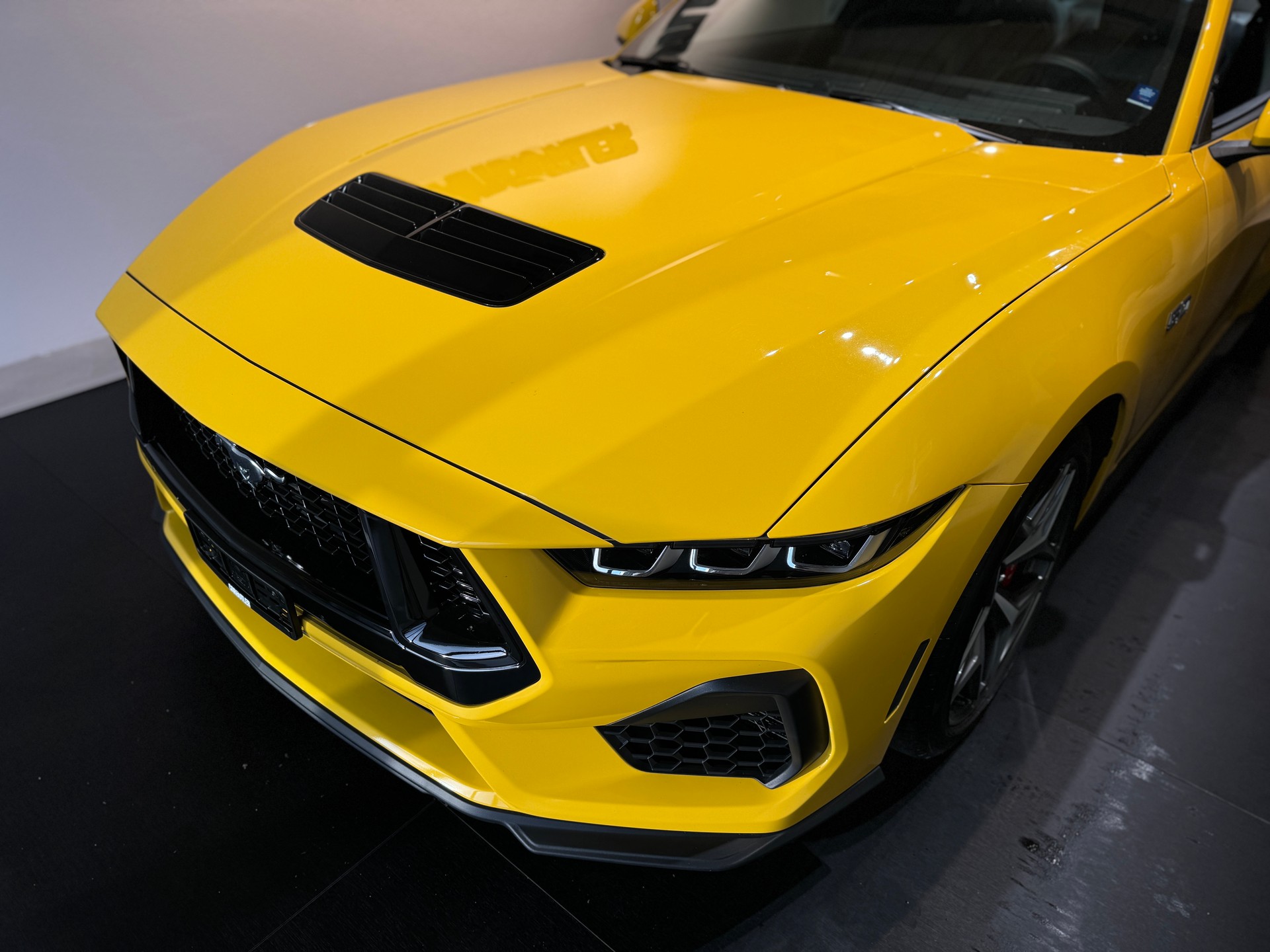 FORD Mustang Fastback 5.0 V8 GT Automat 🚀 YELLOW - 699.- pro Monat ohne Anzahlung! - GRATIS SERVICE-image-8