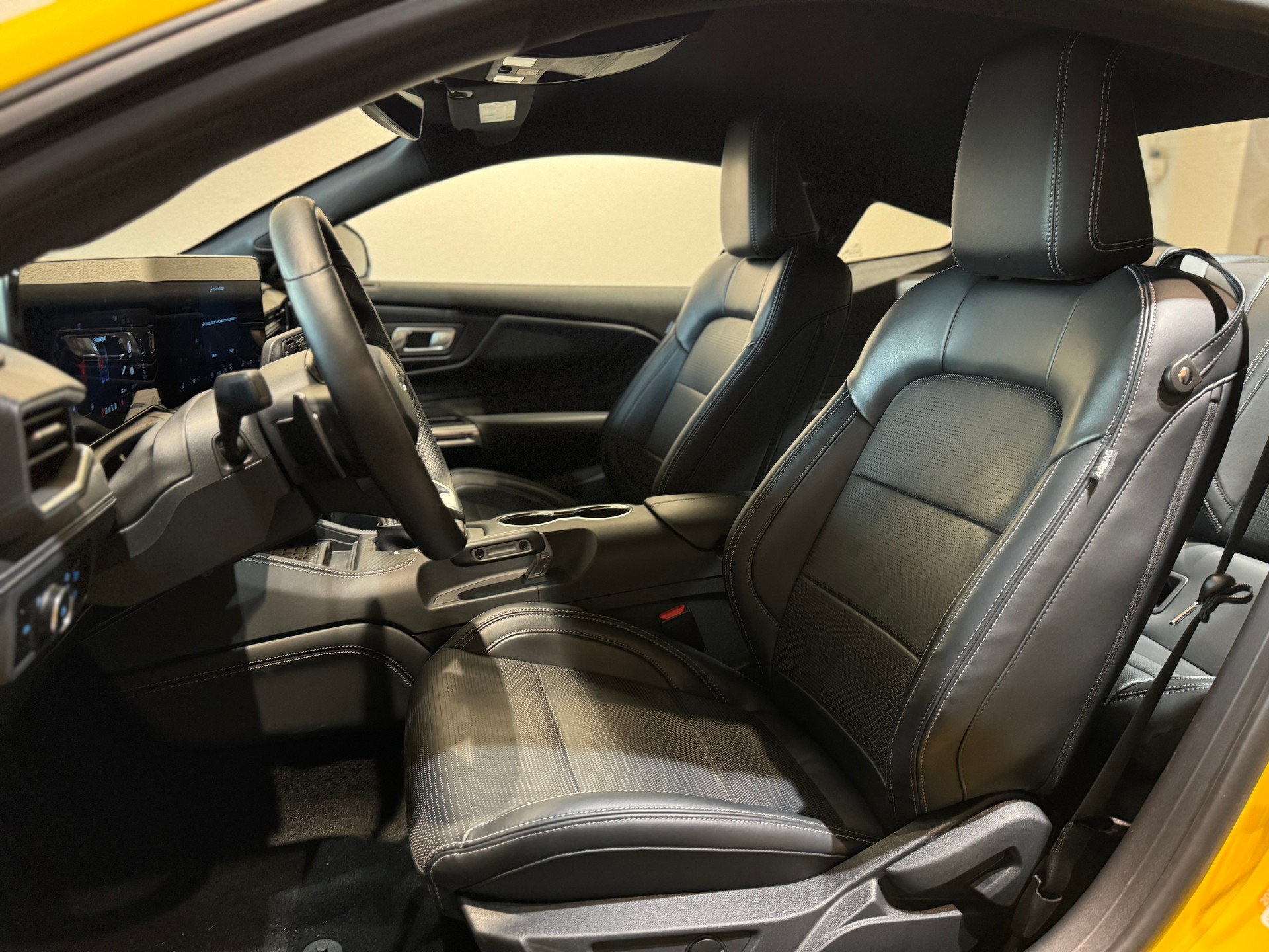 FORD Mustang Fastback 5.0 V8 GT Automat 🚀 YELLOW - 699.- pro Monat ohne Anzahlung! - GRATIS SERVICE-image-14