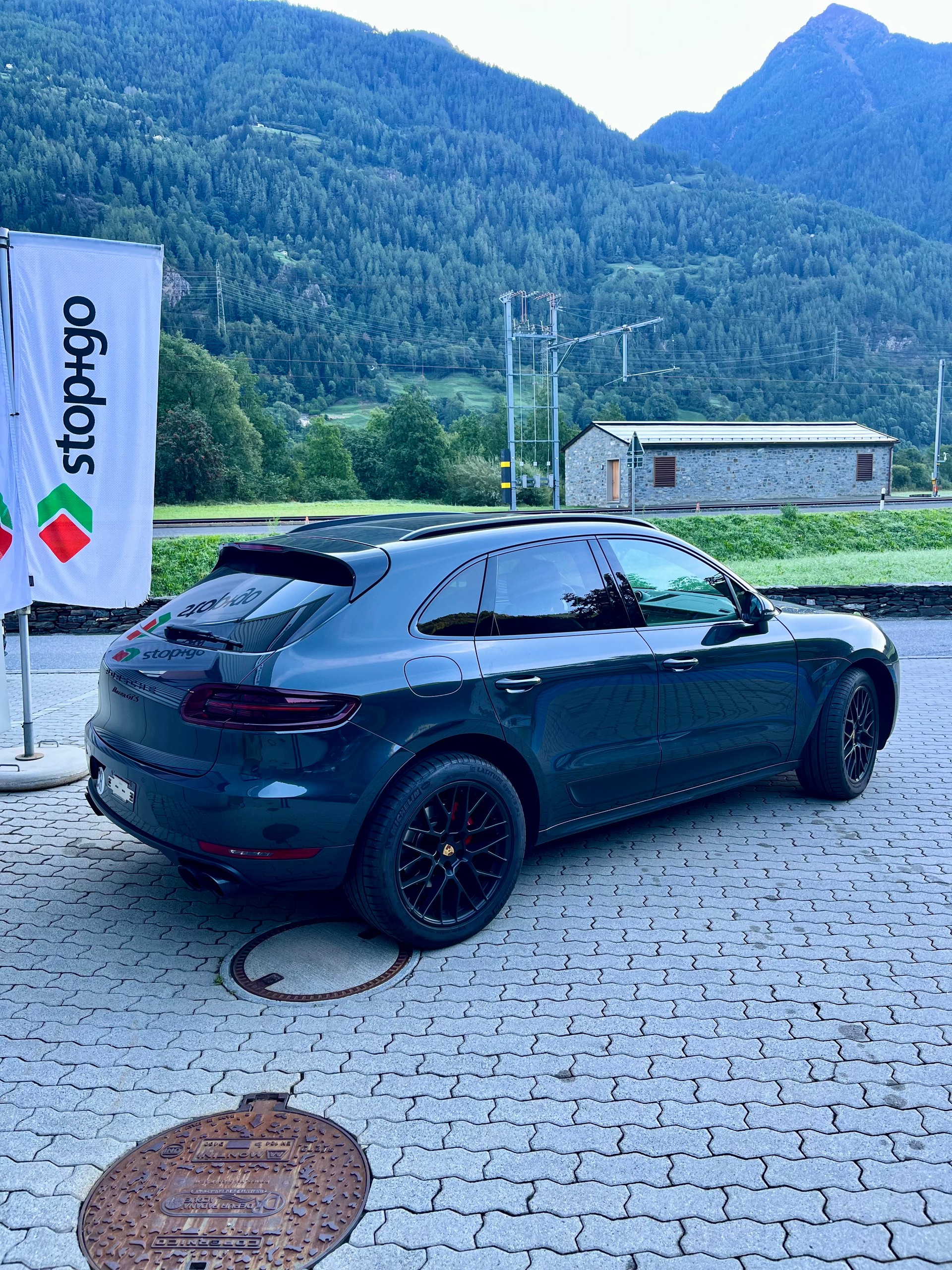 PORSCHE Macan GTS PDK-showroom-element-1