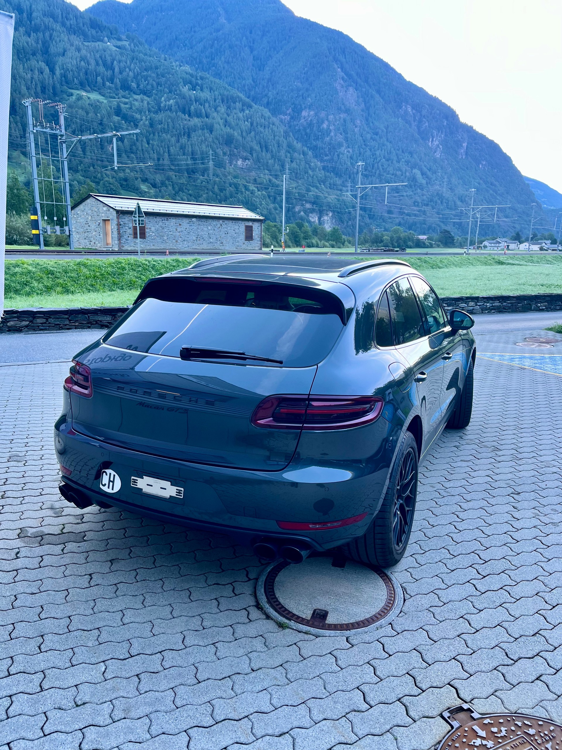PORSCHE Macan GTS PDK-image-1