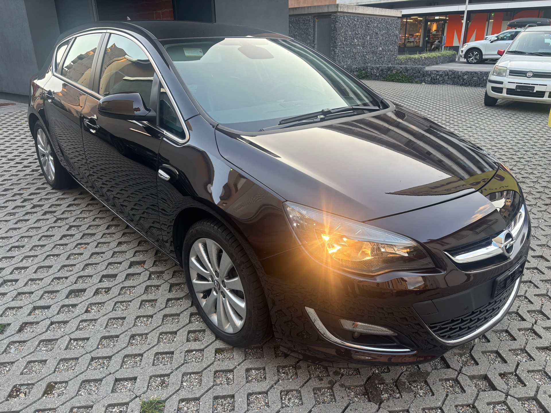 OPEL Astra 1.4i 16V Turbo Cosmo-image-0