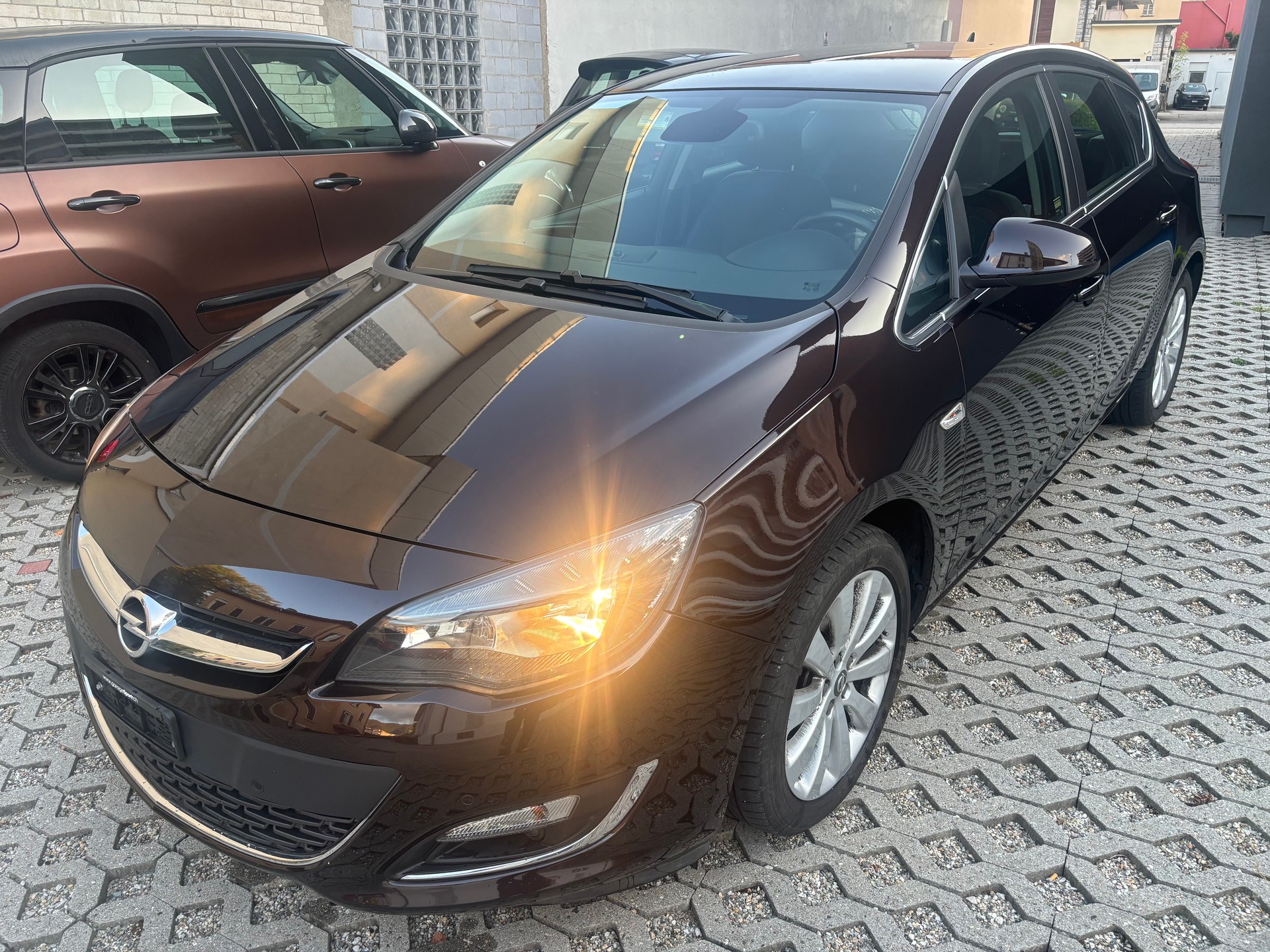 OPEL Astra 1.4i 16V Turbo Cosmo-image-1