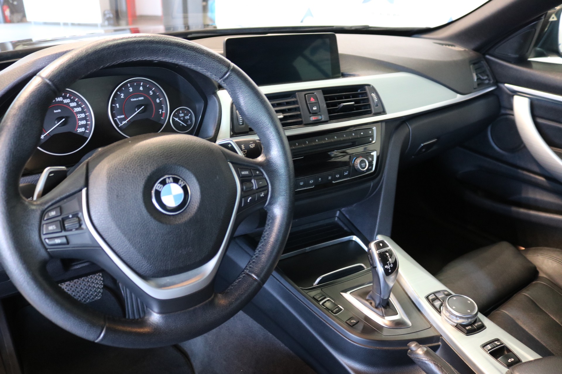 BMW 428i Cabriolet xDrive Steptronic-image-38