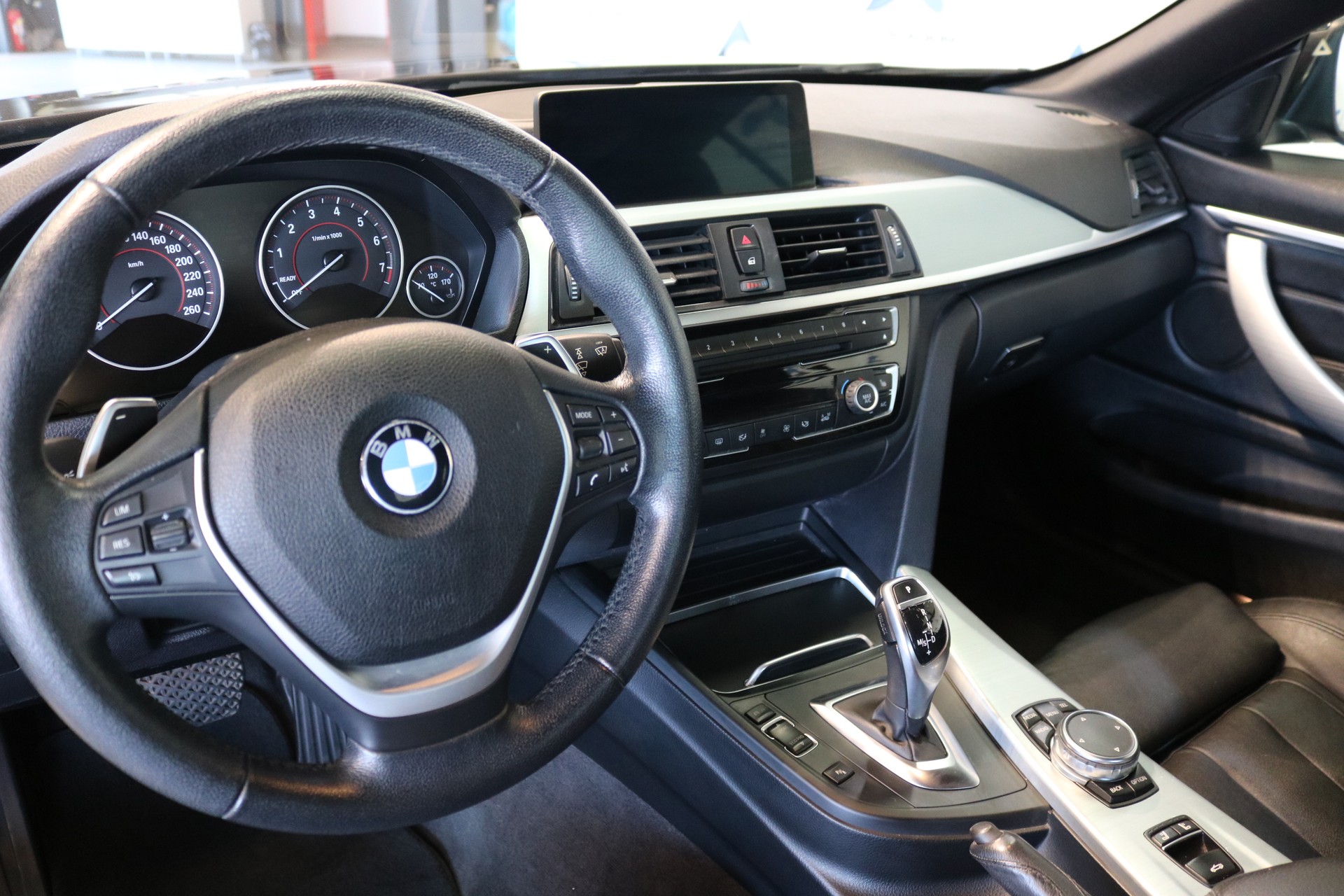 BMW 428i Cabriolet xDrive Steptronic-image-37
