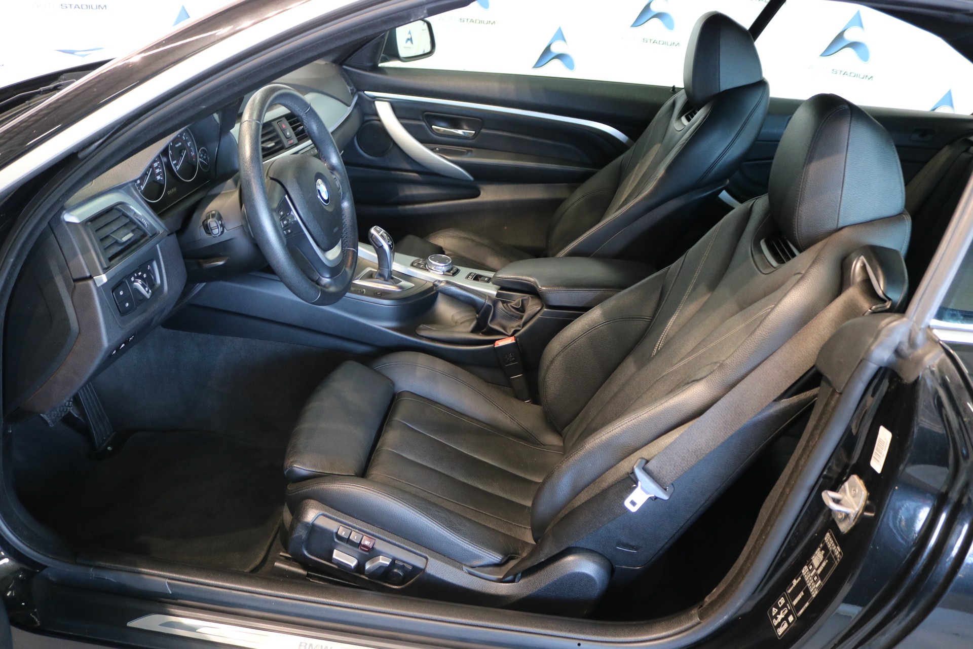 BMW 428i Cabriolet xDrive Steptronic-image-34