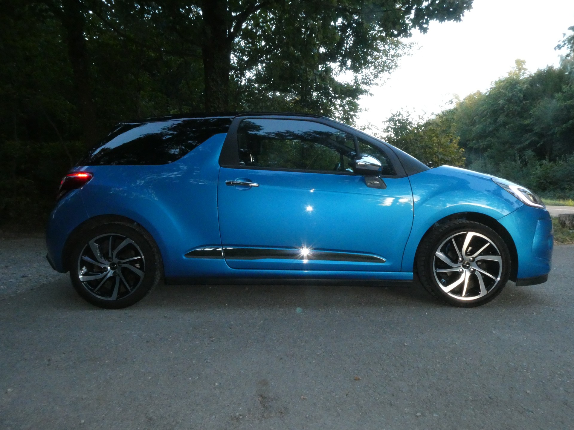 DS AUTOMOBILES DS3 1.2 PureTech SO Irresistible-image-7